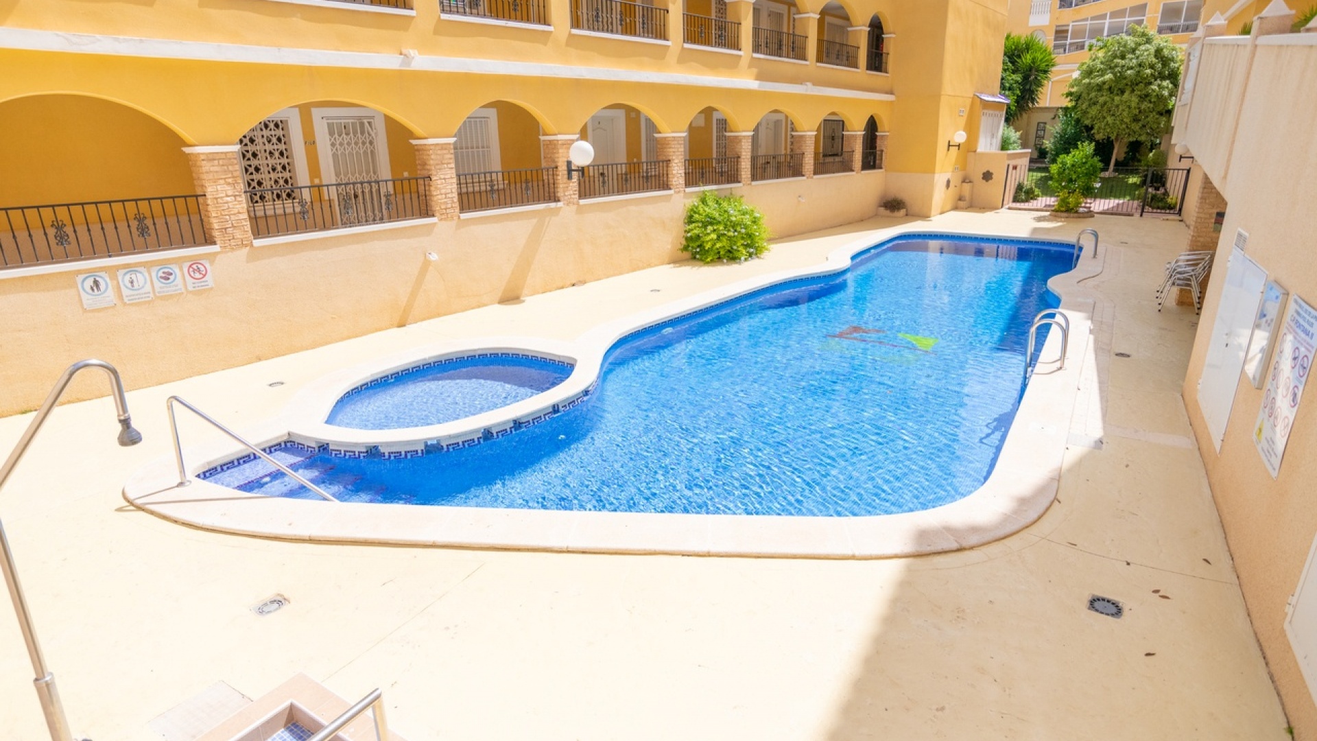 Resale - Apartment - Algorfa - fontana