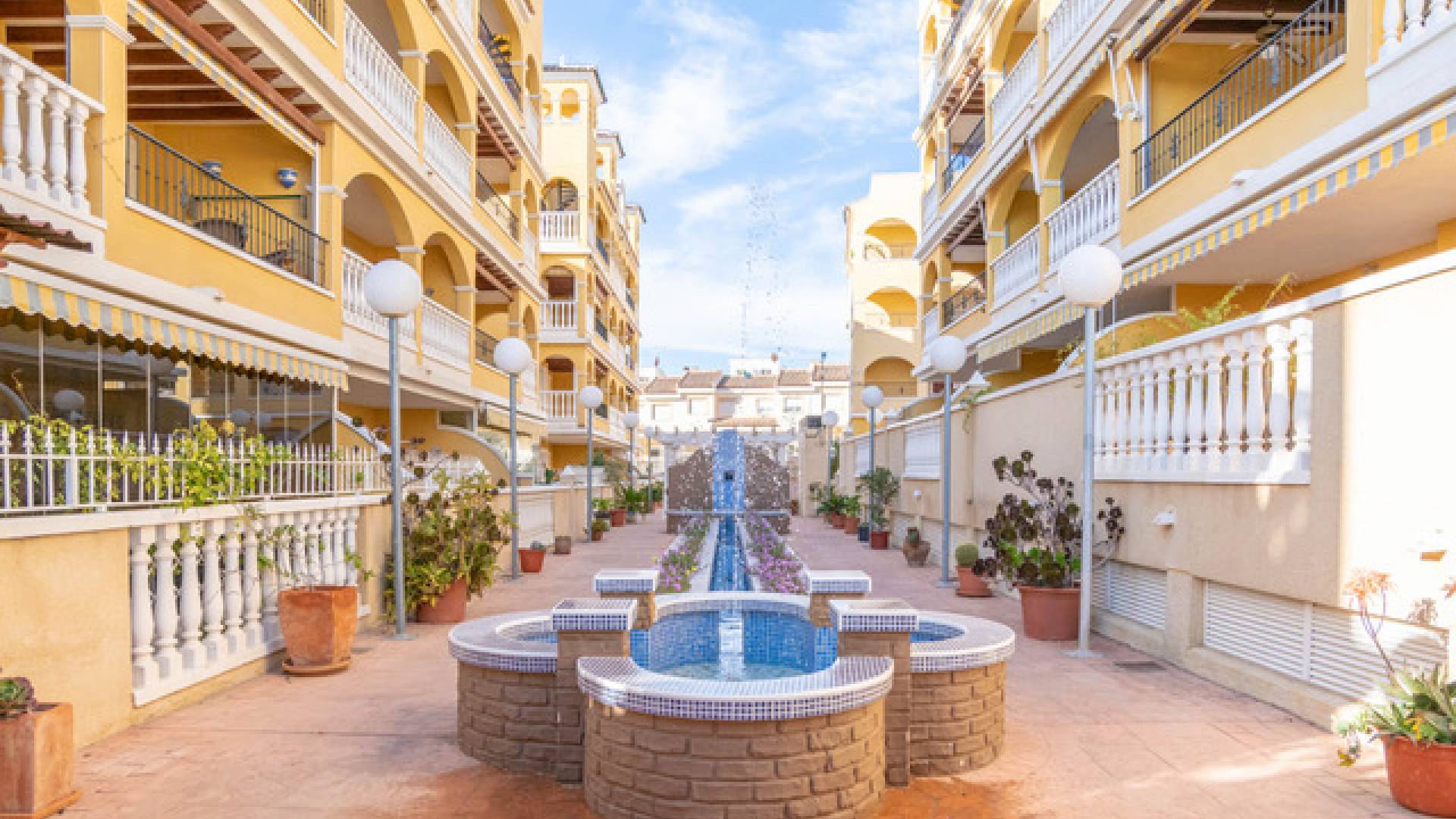 Resale - Apartment - Algorfa - fontana
