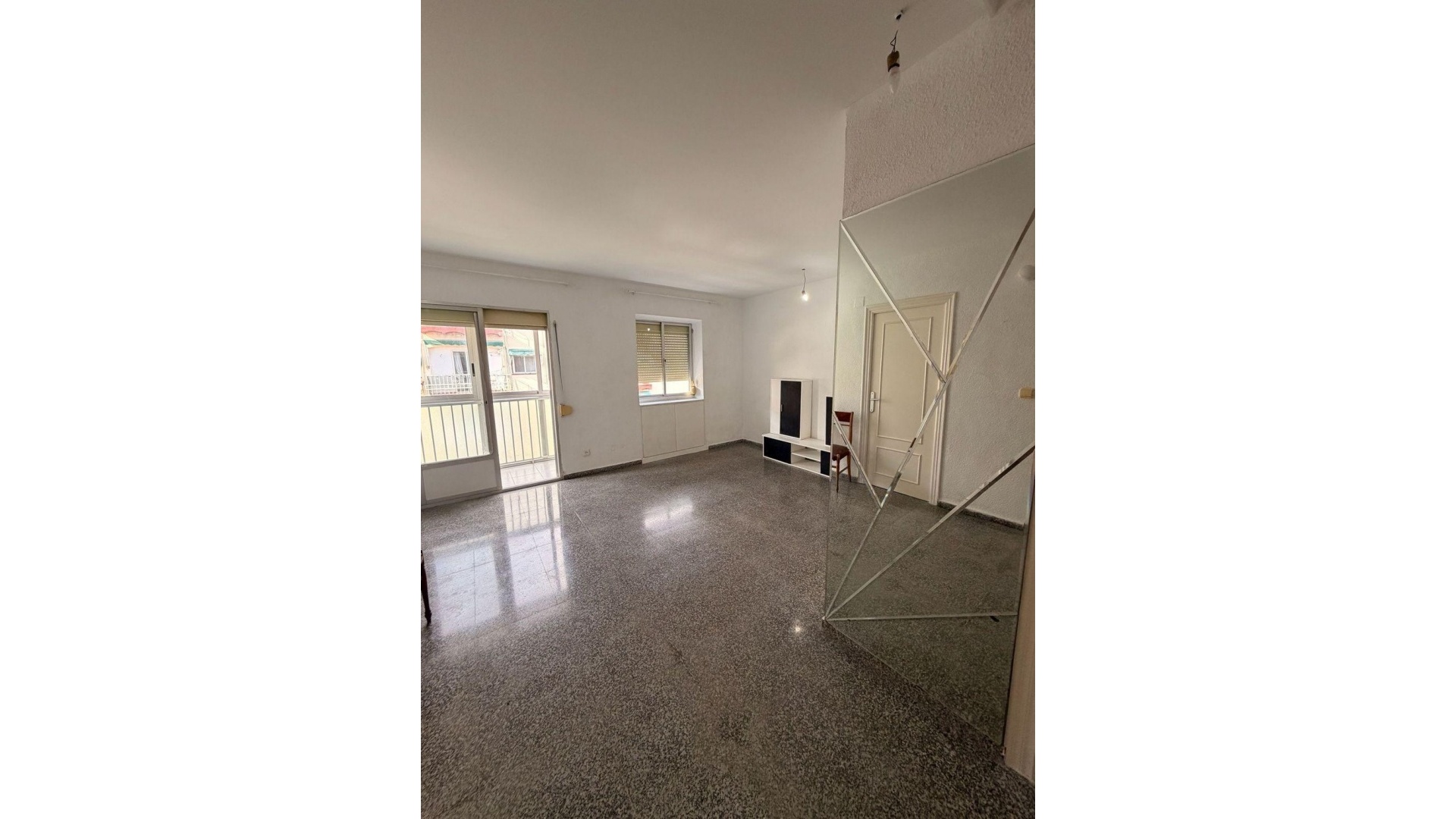 Resale - Apartment - Alicante - Alicante Centro