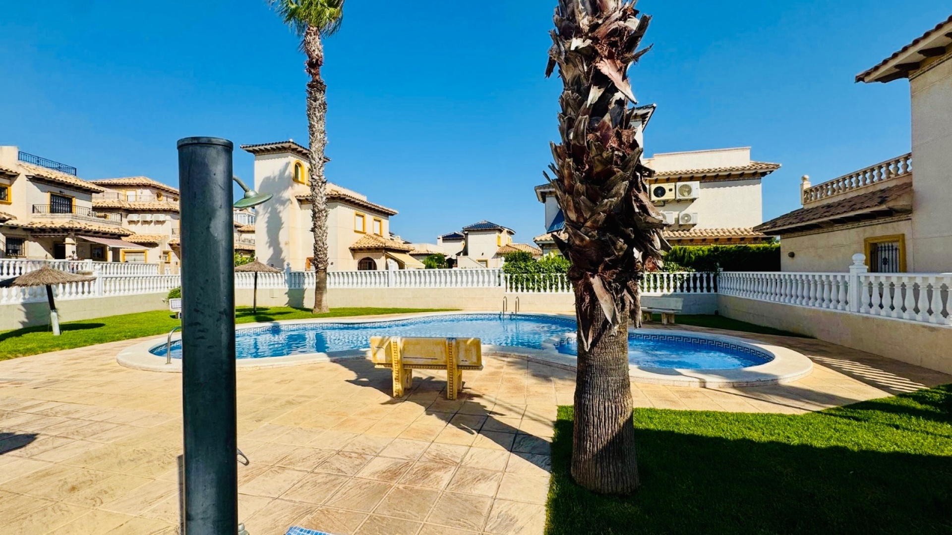 Resale - Apartment - Cabo Roig - la regia