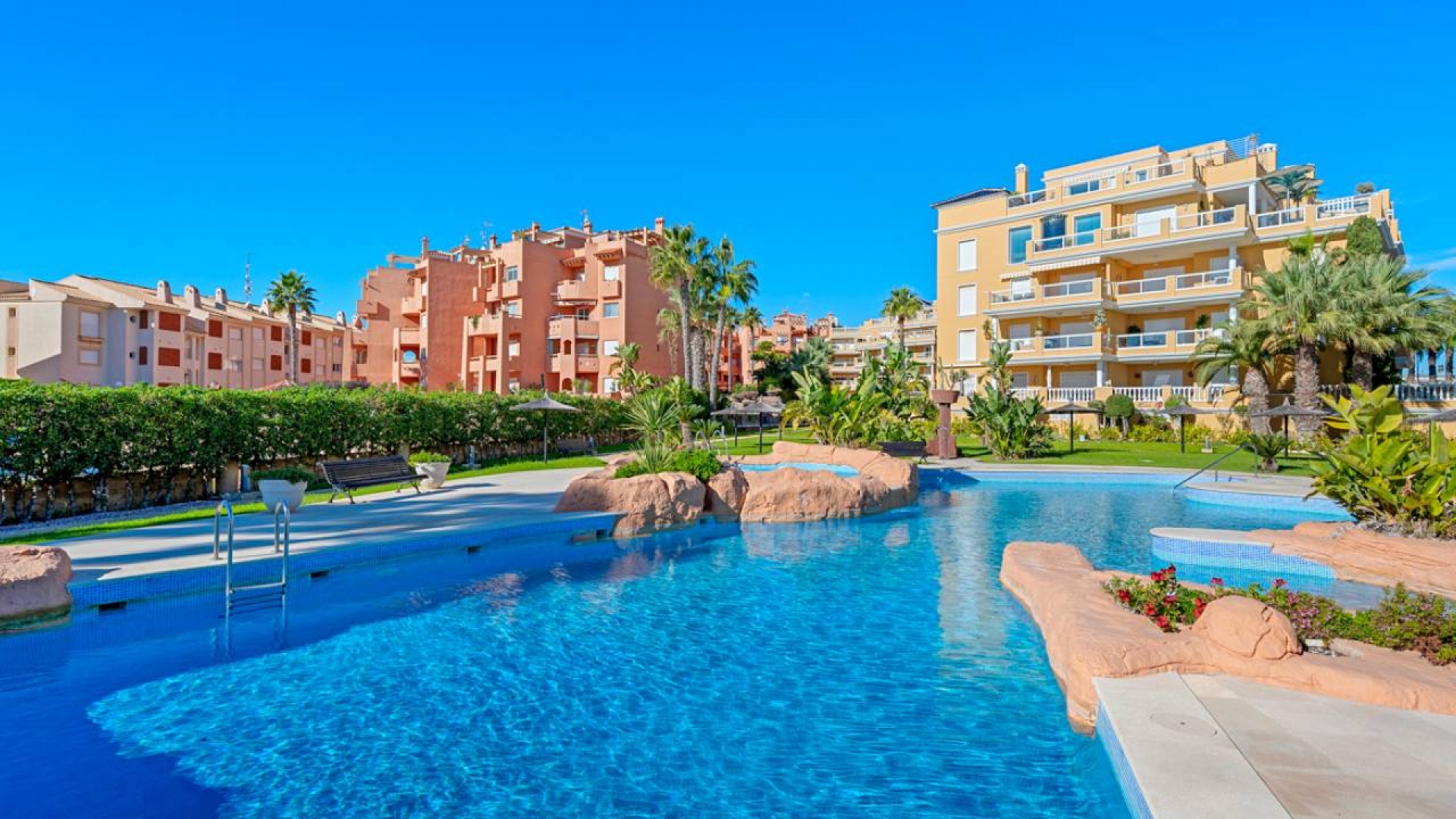 Resale - Apartment - Cabo Roig