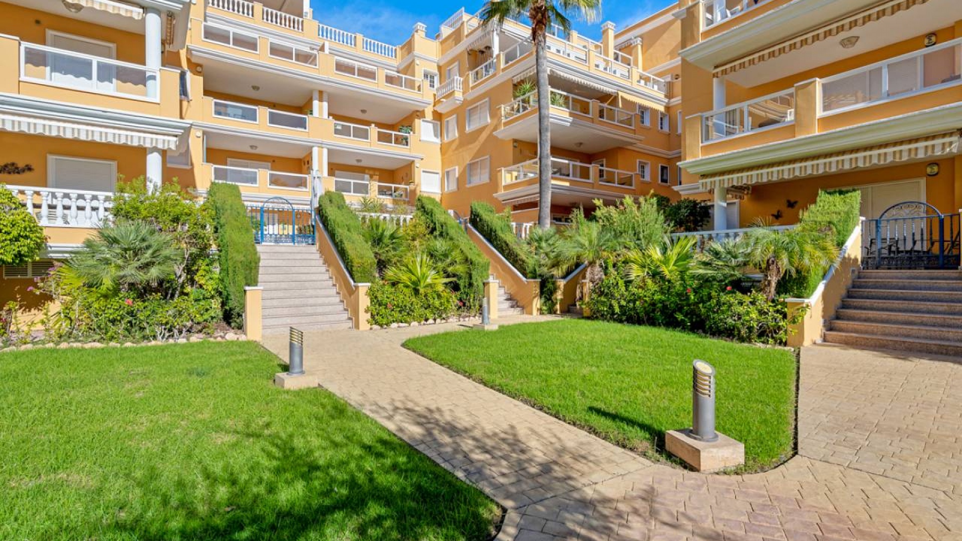 Resale - Apartment - Cabo Roig