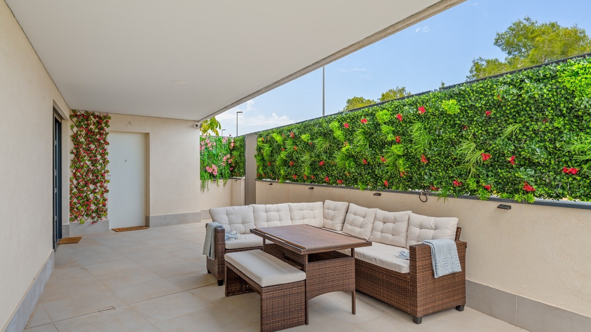 Resale - Apartment - Campoamor - Res. Seagardens