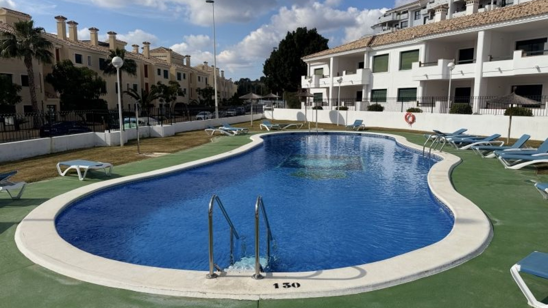 Resale - Apartment - Campoamor
