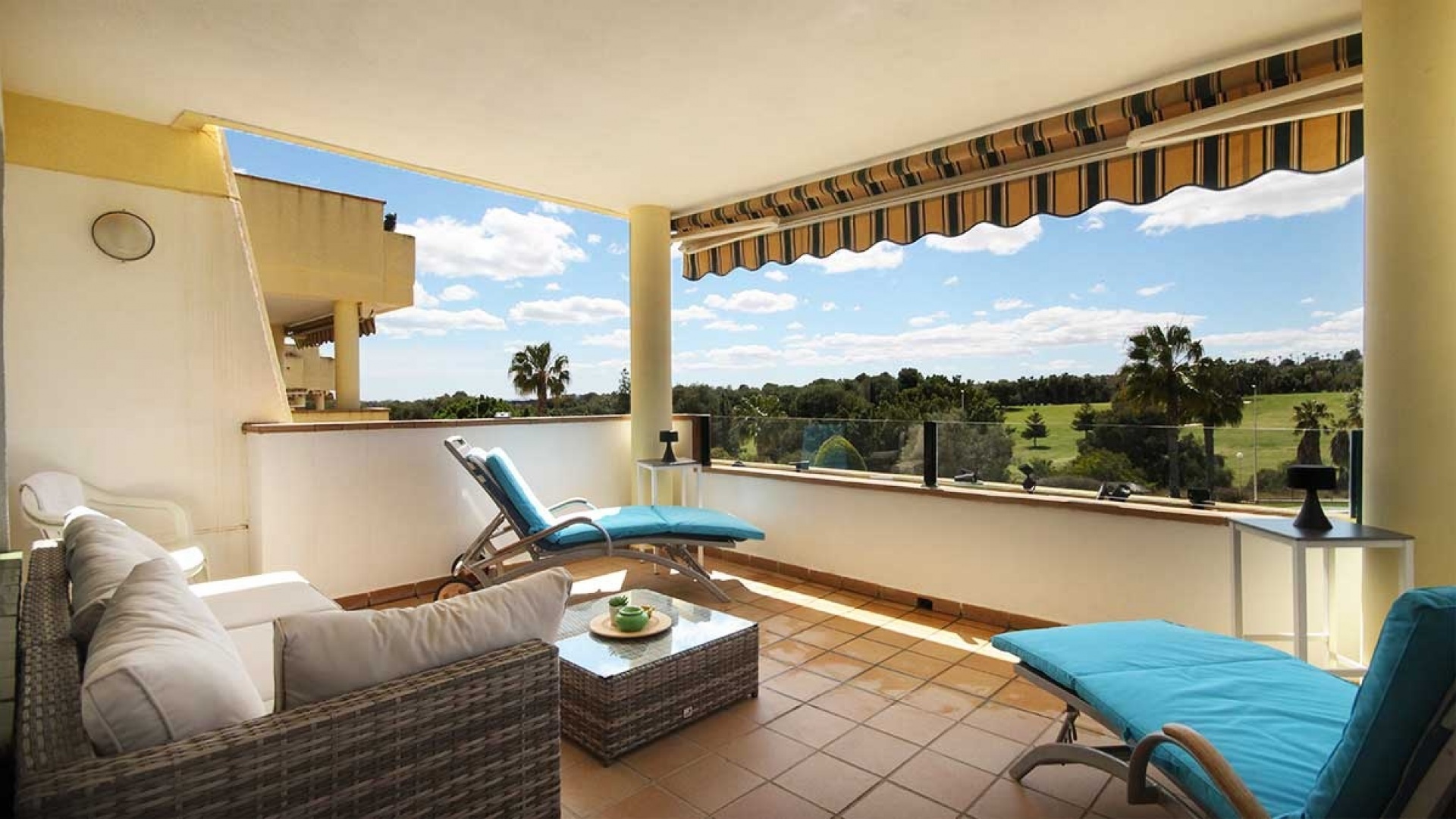 Resale - Apartment - Campoamor