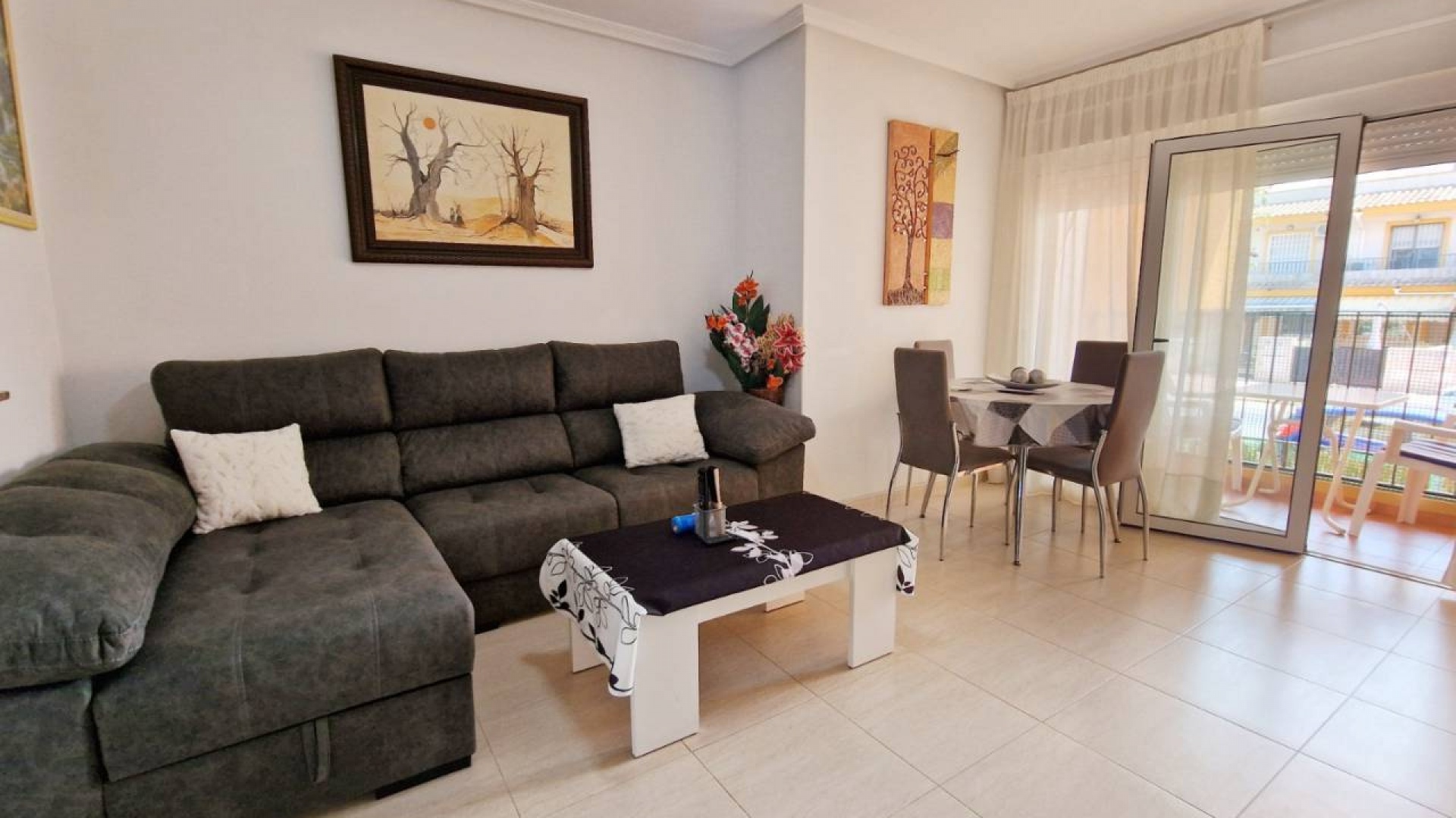 Resale - Apartment - Daya Nueva