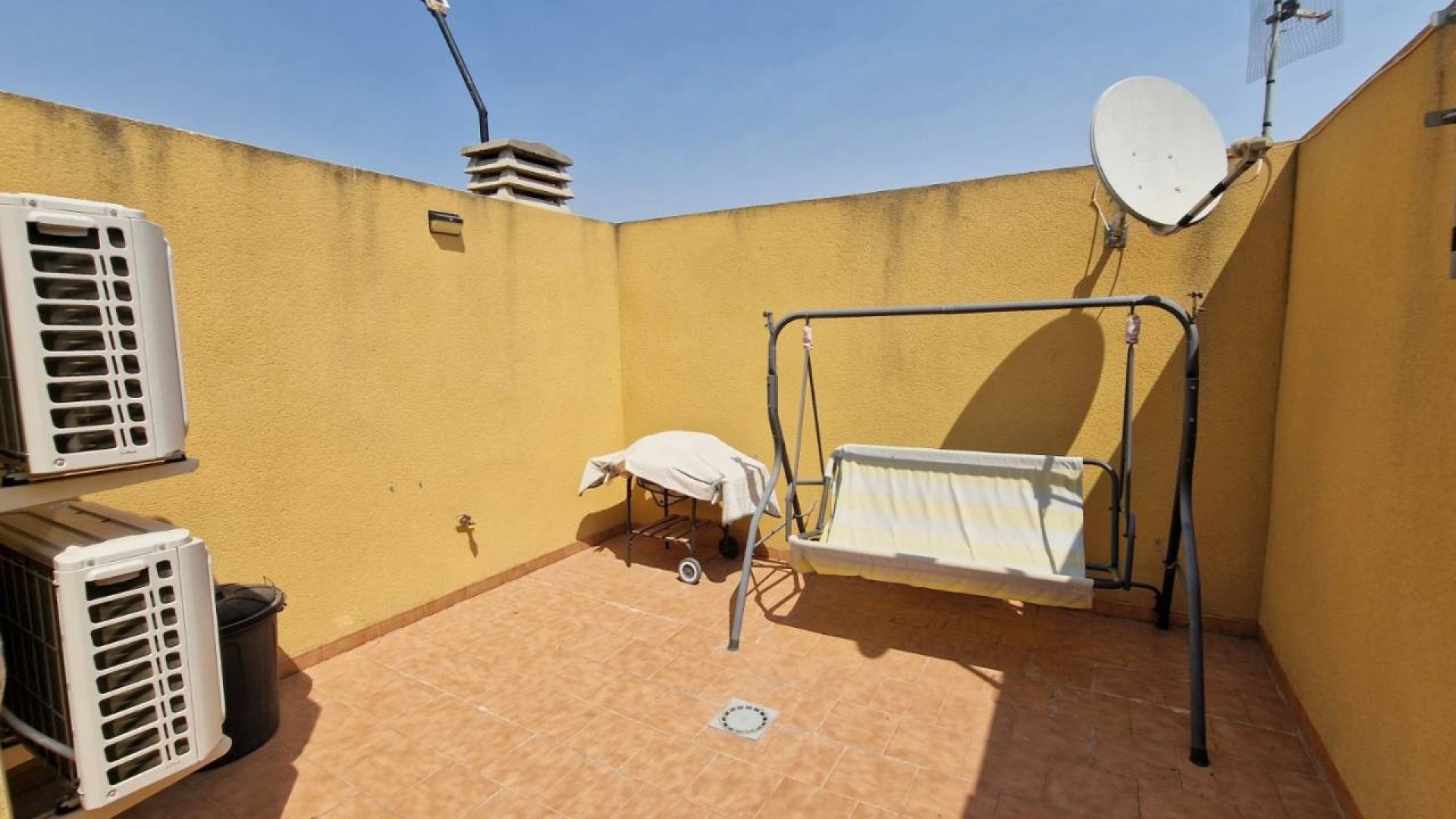 Resale - Apartment - Daya Nueva