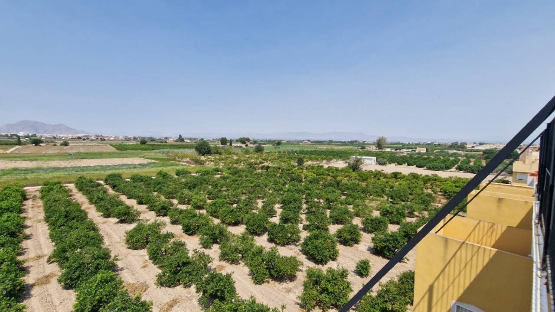 Resale - Apartment - Daya Nueva