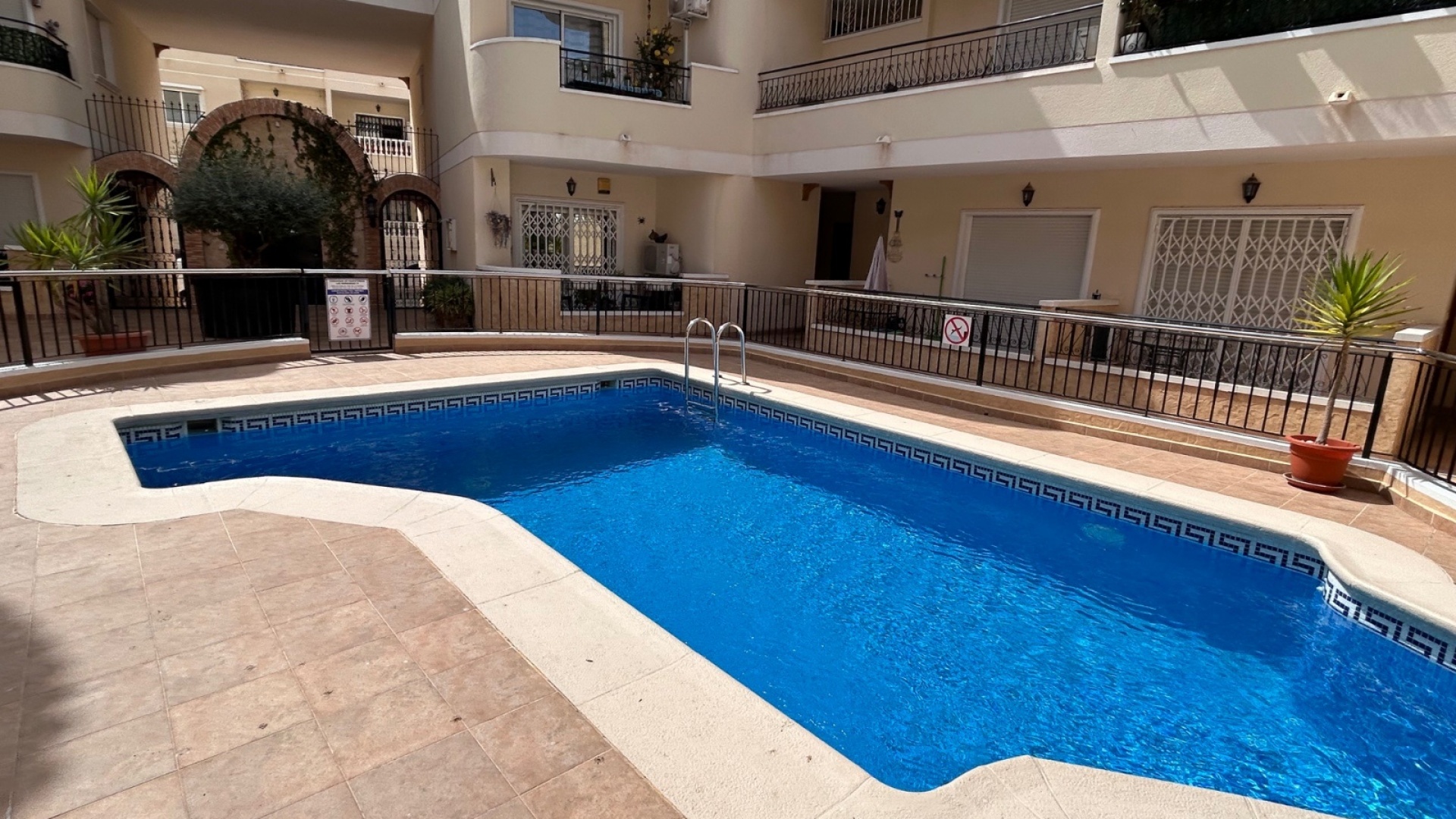 Resale - Apartment - Jacarilla