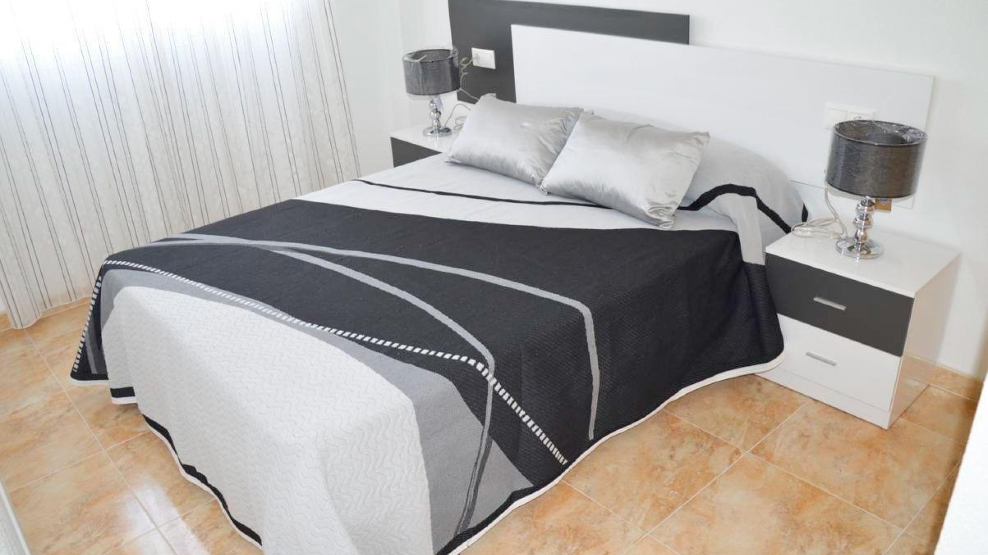 Resale - Apartment - La Marina