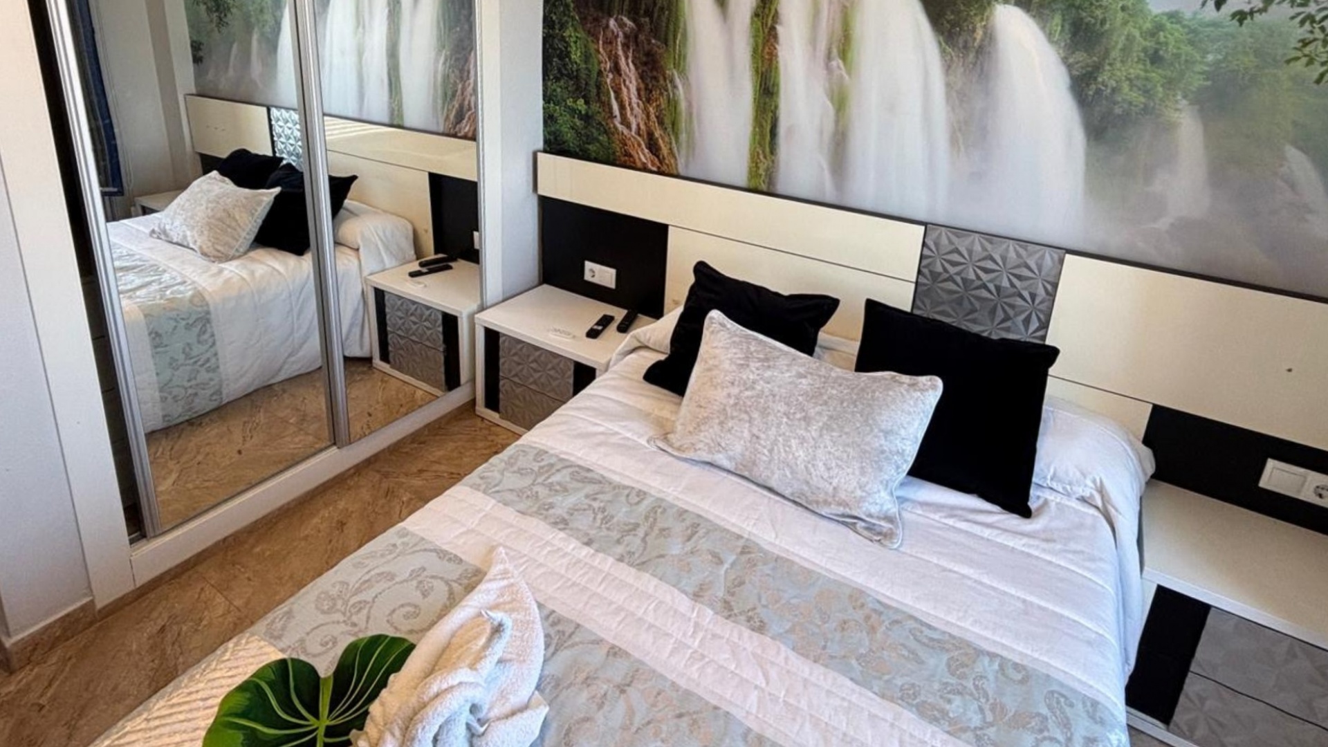 Resale - Apartment - La Mata - 1st Line to the Sea