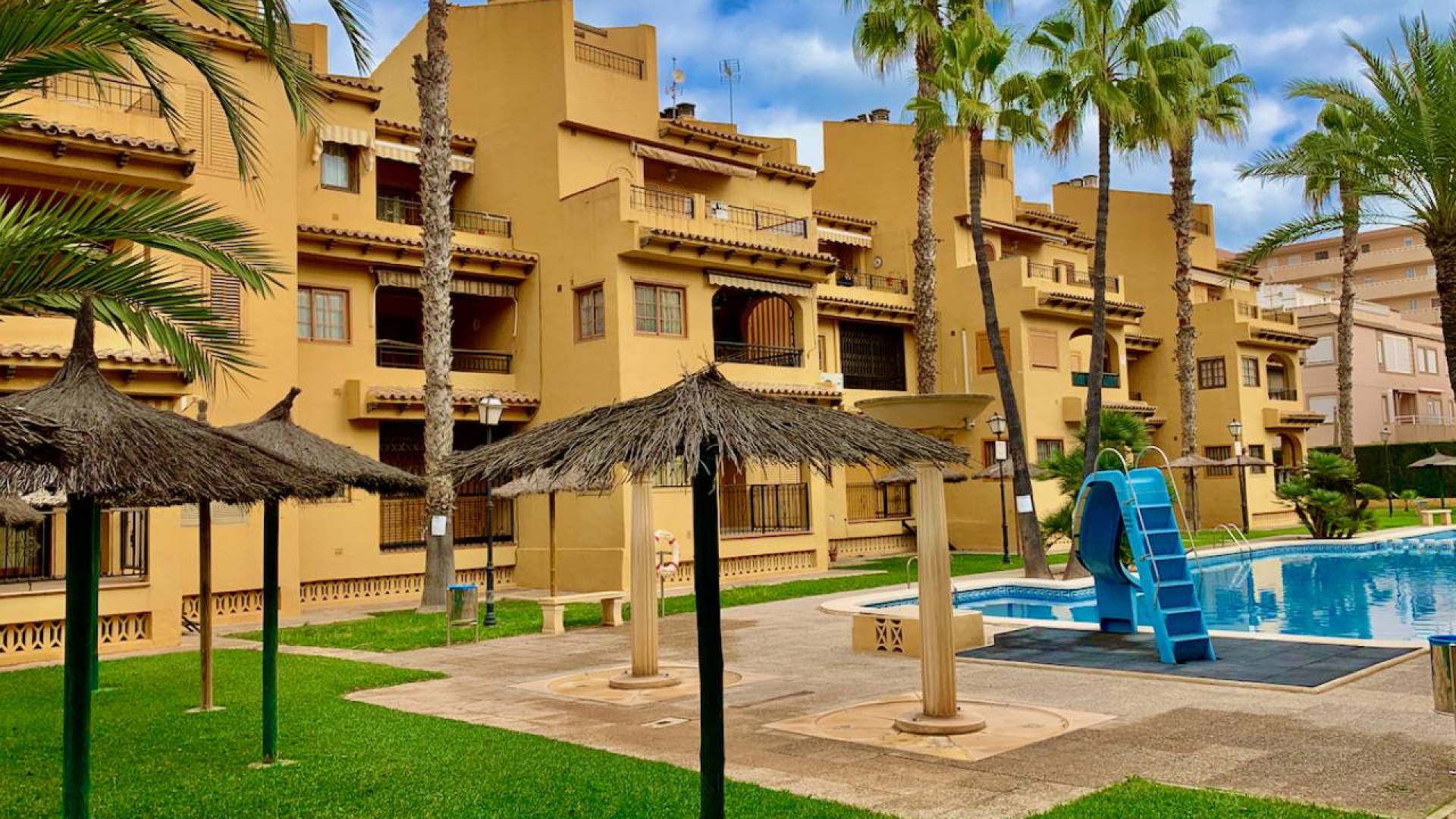 Resale - Apartment - La Mata
