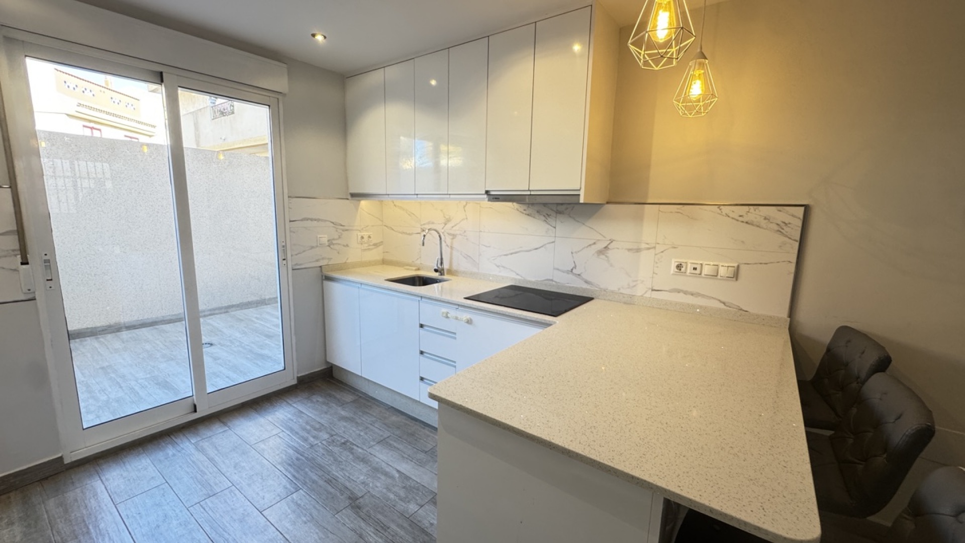 Resale - Apartment - La Zenia - amapolas