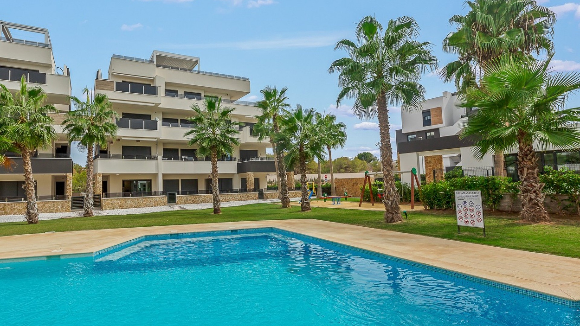 Resale - Apartment - Los Altos - Res. El Amanecer