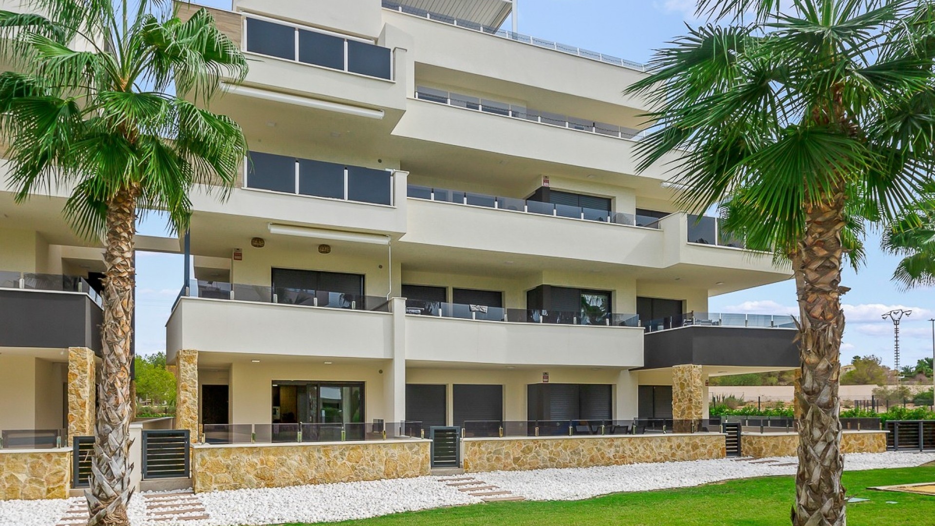 Resale - Apartment - Los Altos - Res. El Amanecer