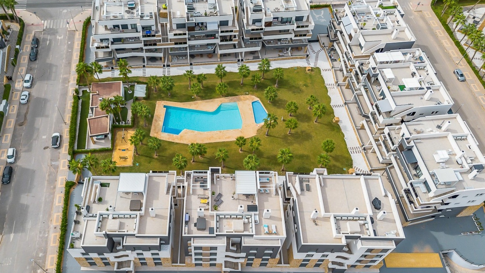 Resale - Apartment - Los Altos - Res. El Amanecer