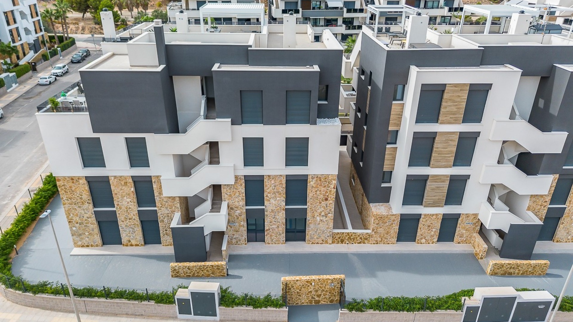 Resale - Apartment - Los Altos - Res. El Amanecer