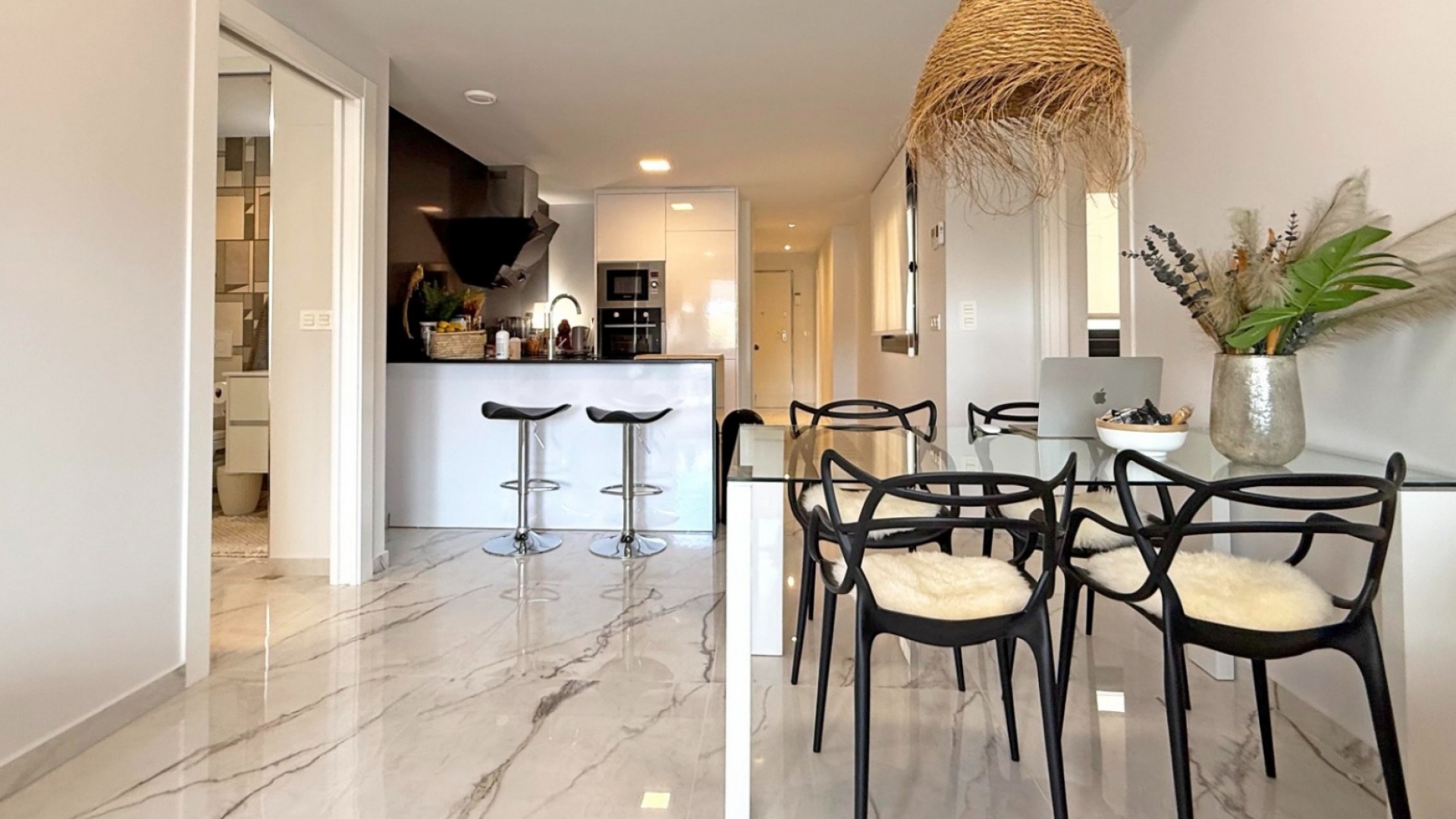 Resale - Apartment - Los Altos - Res. El Amanecer