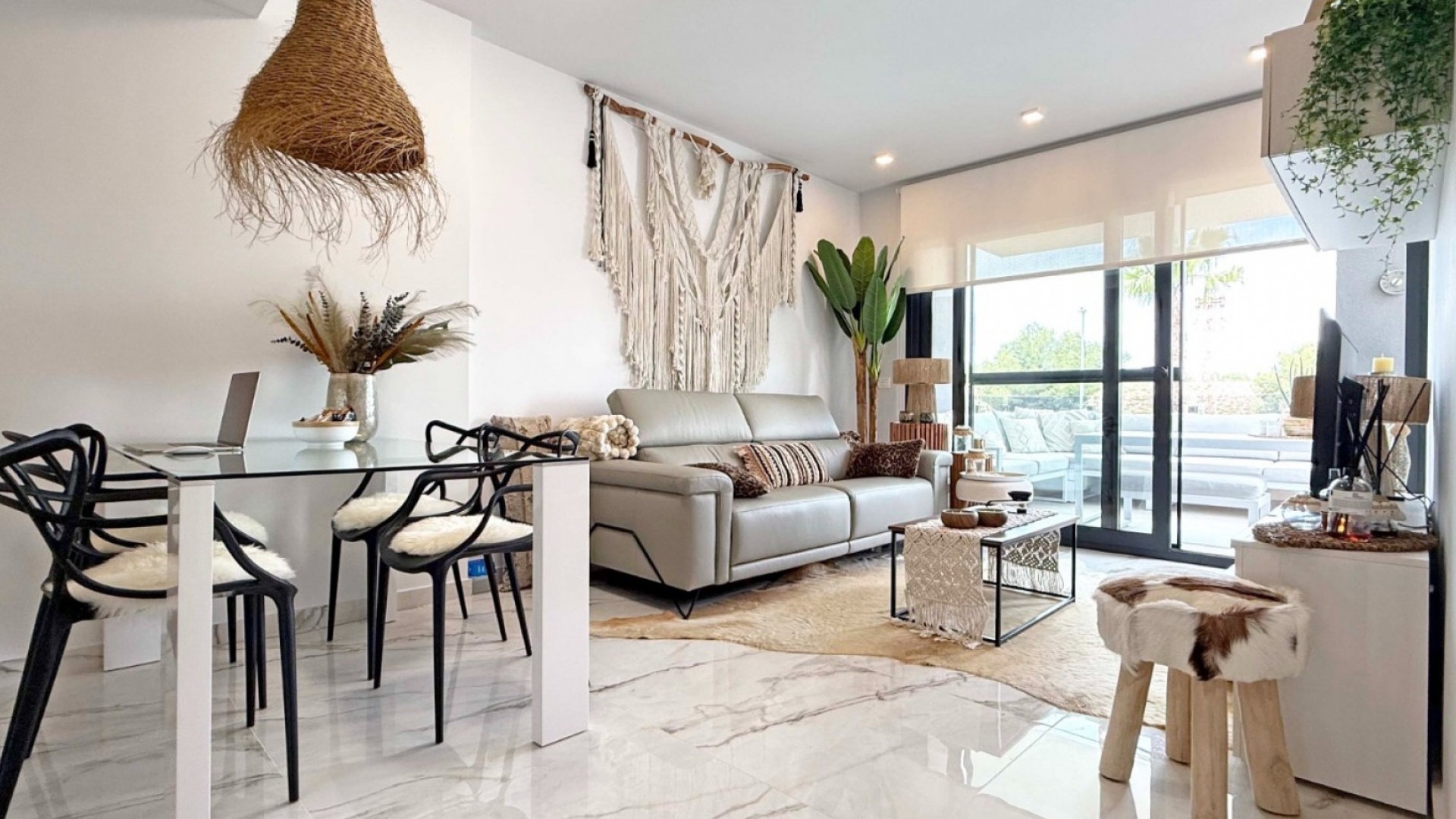 Resale - Apartment - Los Altos - Res. El Amanecer