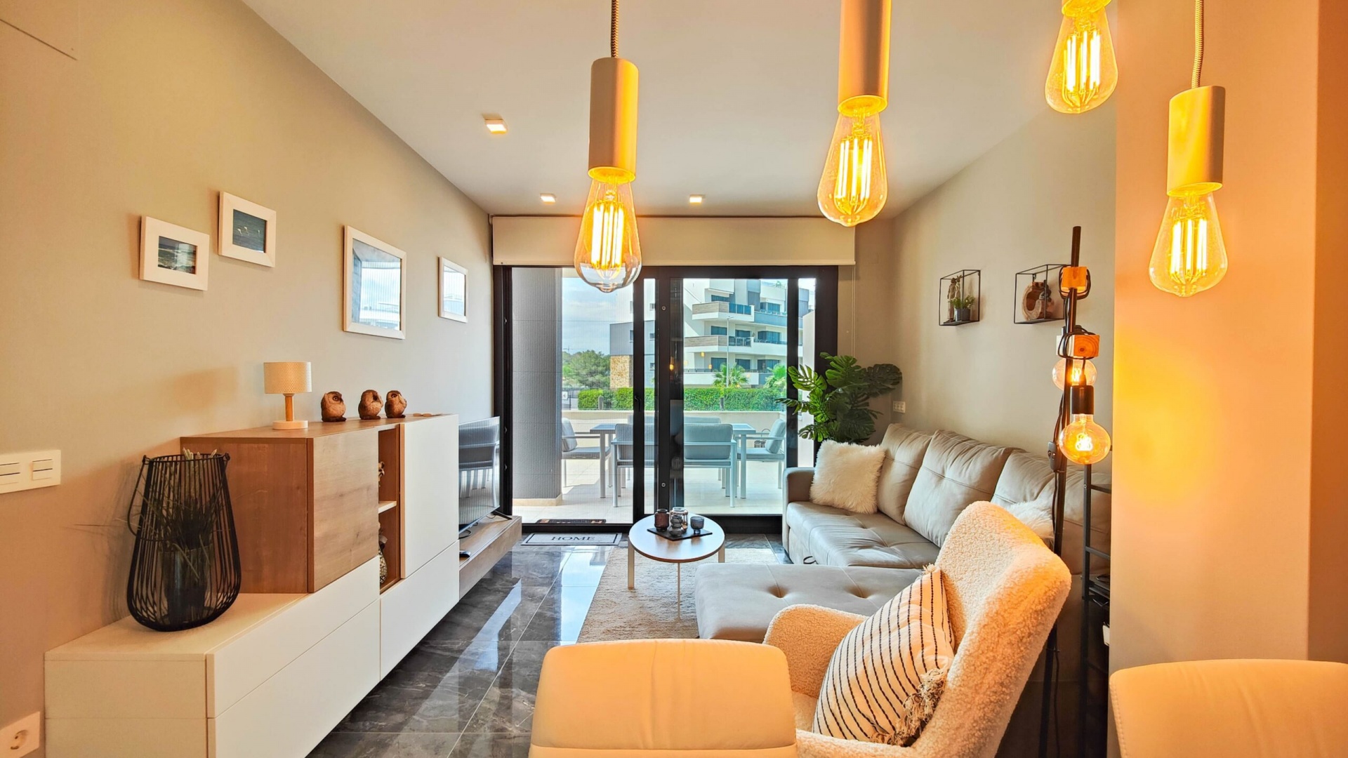 Resale - Apartment - Los Altos - Res. El Amanecer