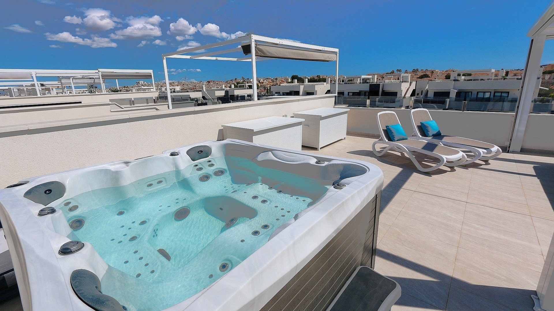 Resale - Apartment - Los Altos - Res. El Amanecer