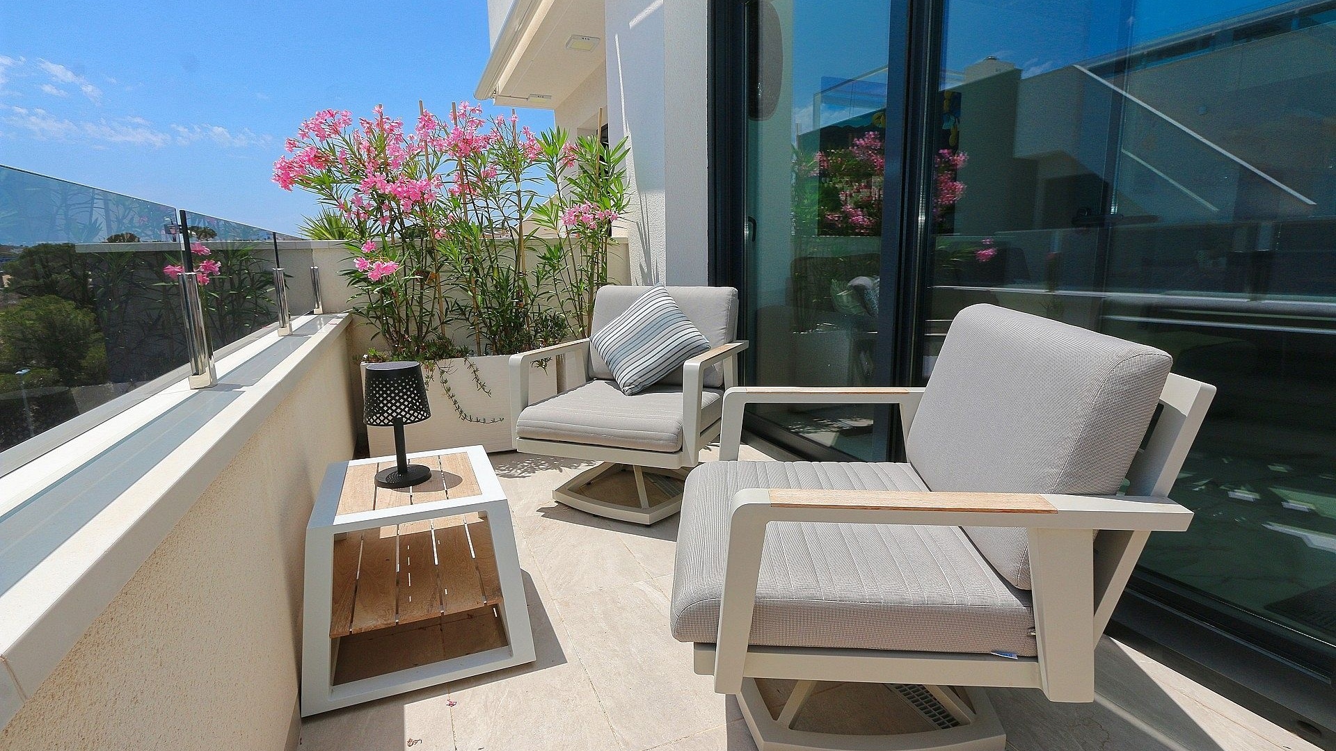 Resale - Apartment - Los Altos - Res. El Amanecer