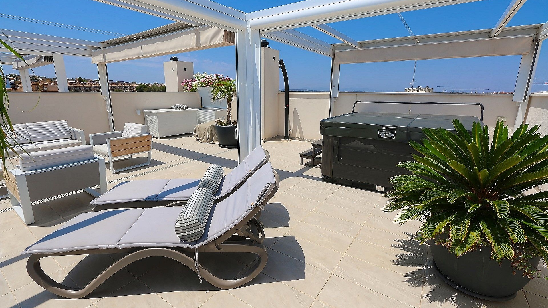 Resale - Apartment - Los Altos - Res. El Amanecer