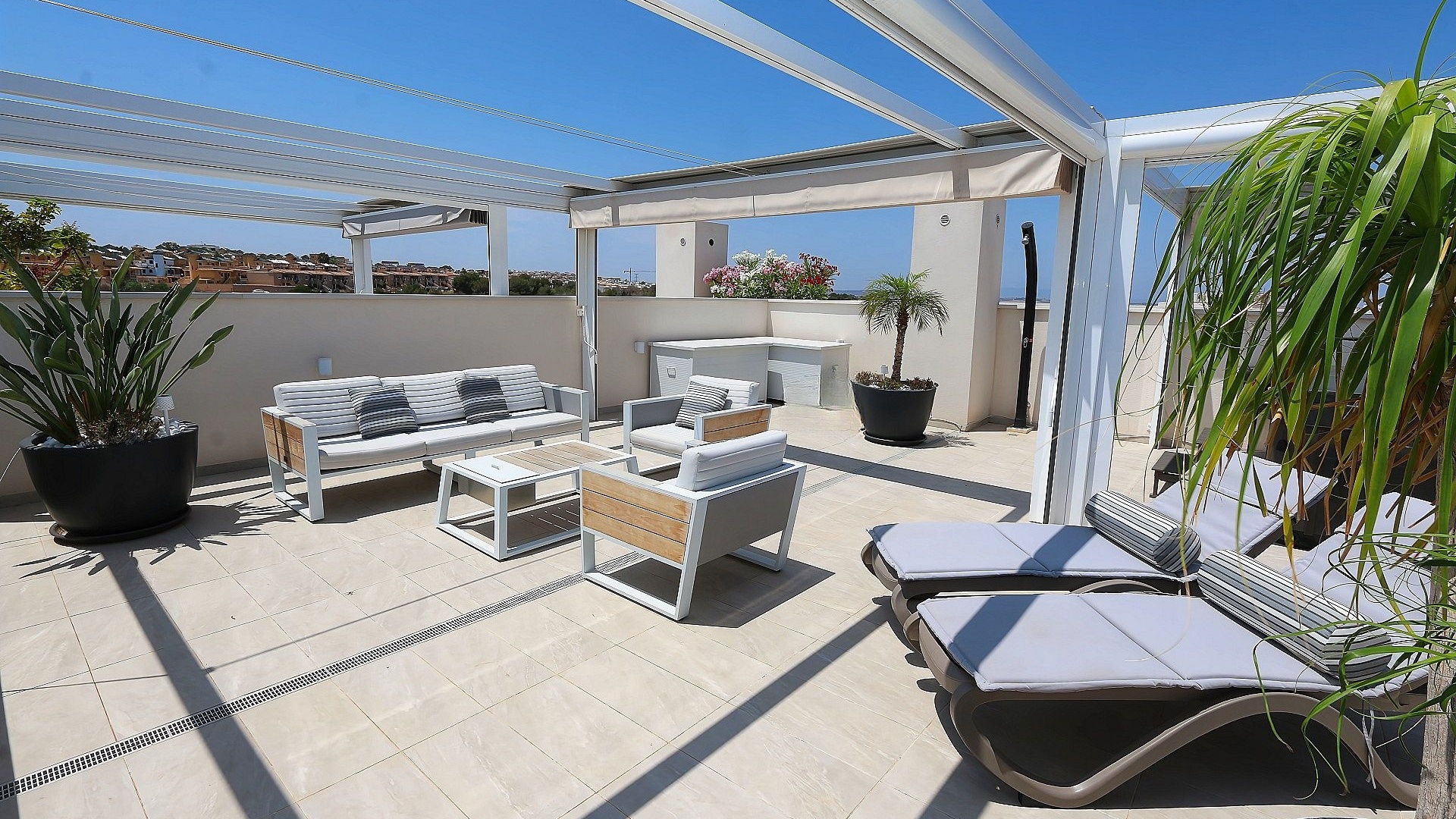 Resale - Apartment - Los Altos - Res. El Amanecer