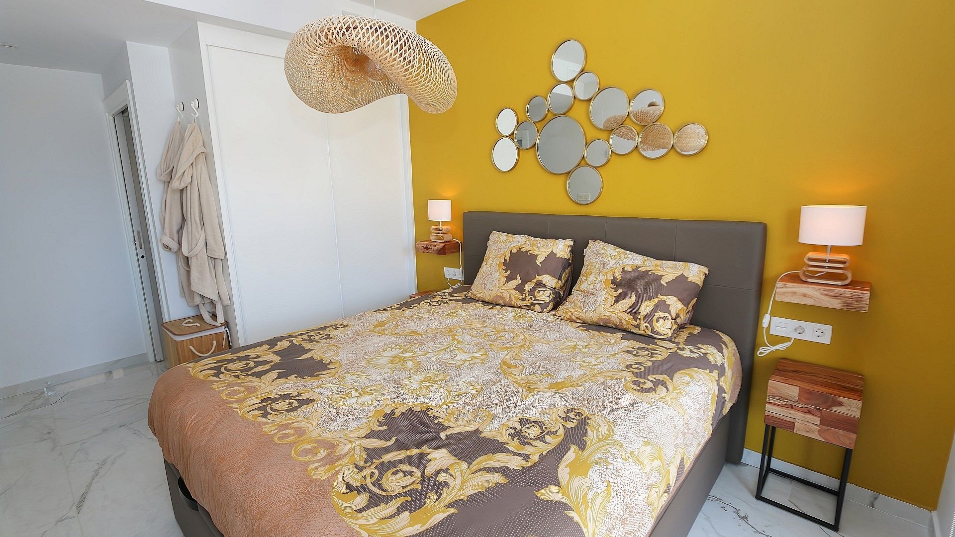 Resale - Apartment - Los Altos - Res. El Amanecer