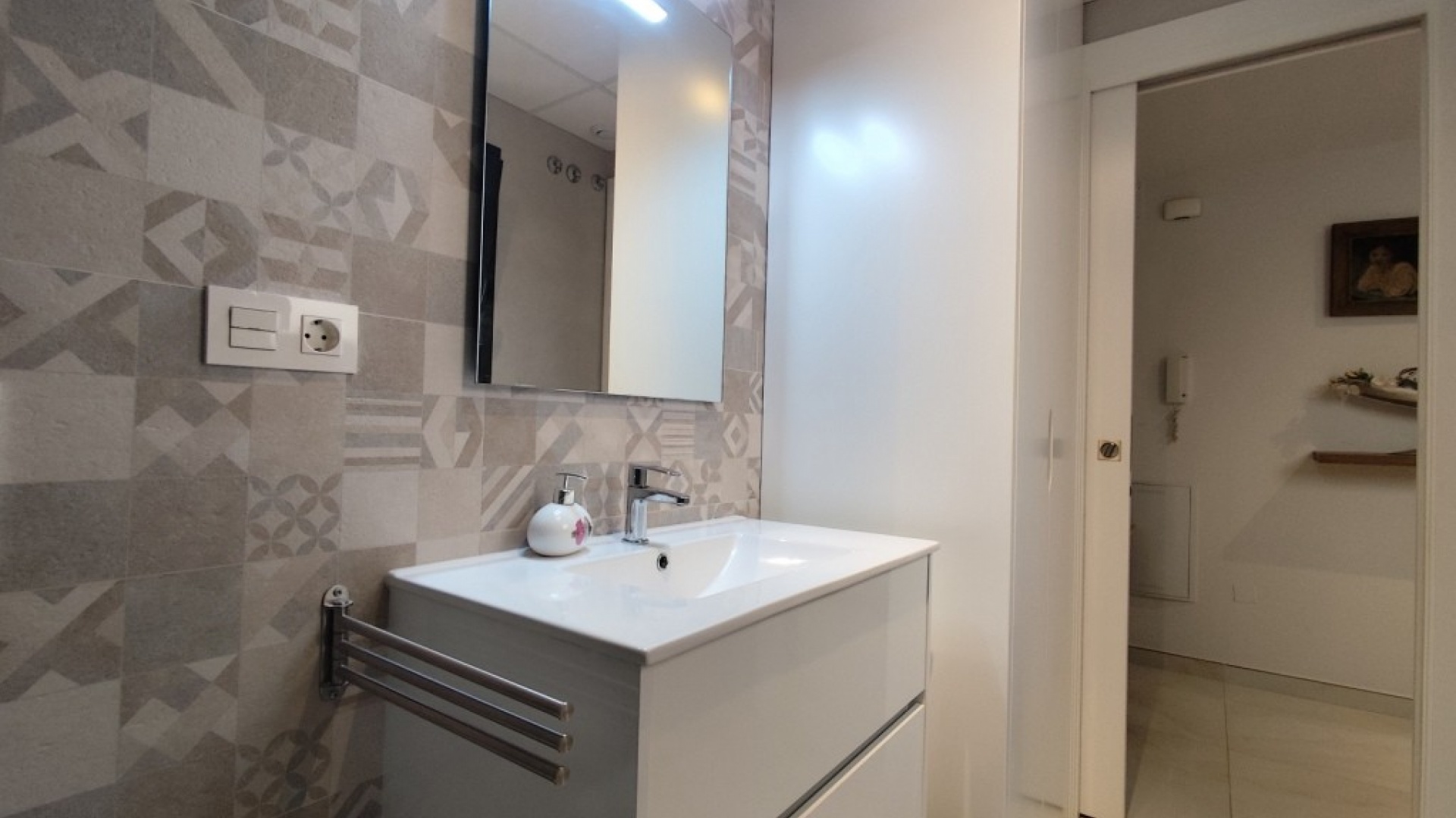 Resale - Apartment - Los Altos - Res. El Amanecer