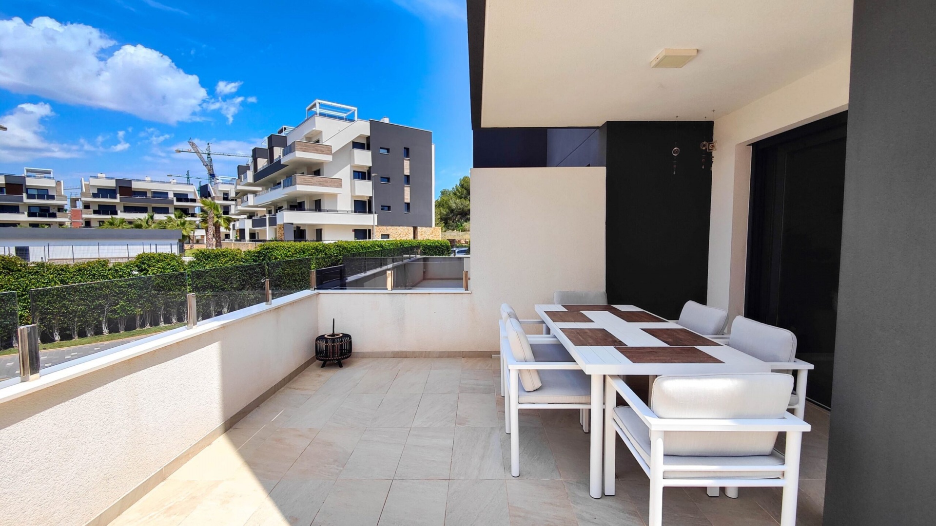 Resale - Apartment - Los Altos - Res. El Amanecer