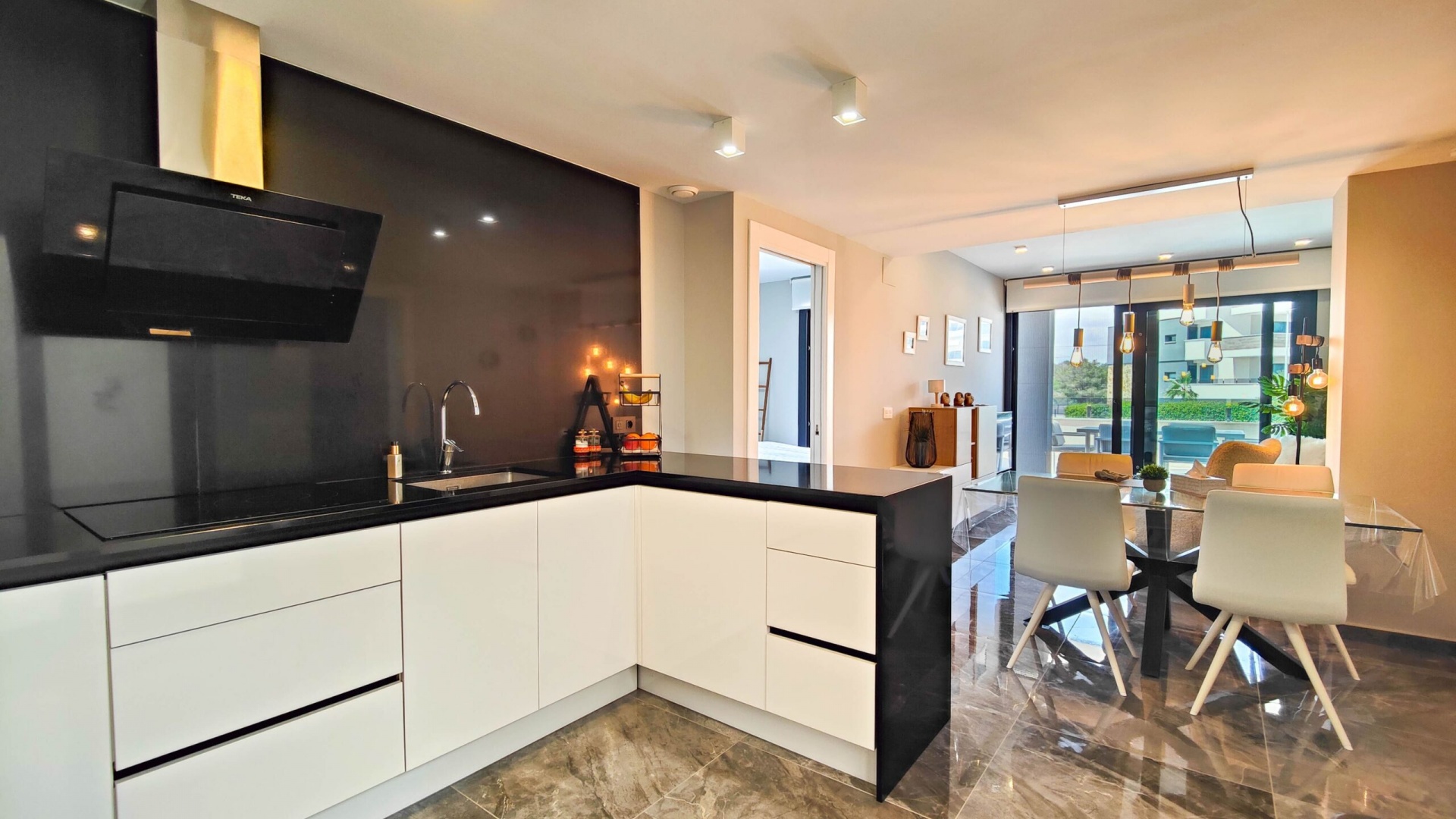 Resale - Apartment - Los Altos - Res. El Amanecer