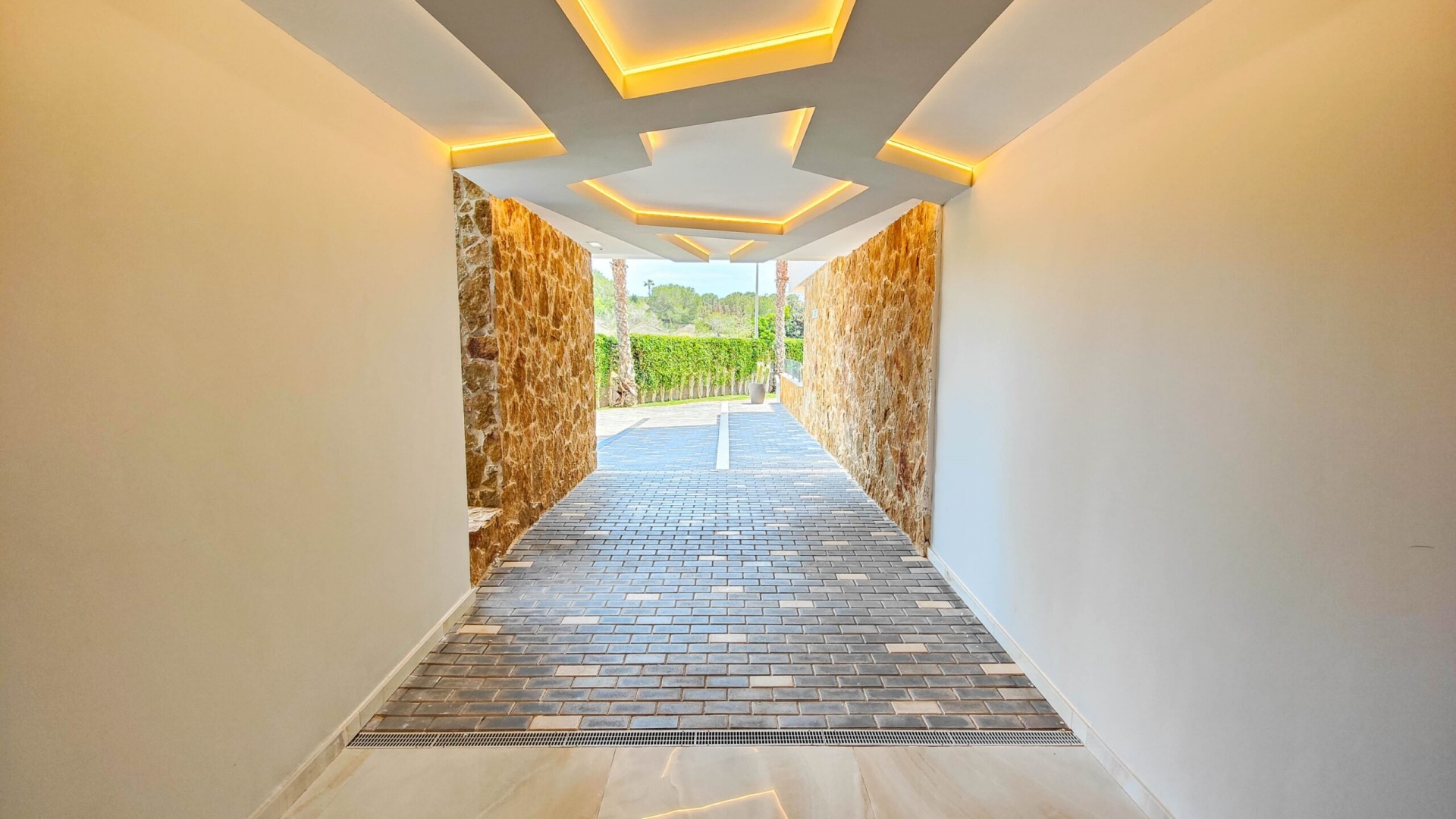 Resale - Apartment - Los Altos - Res. El Amanecer