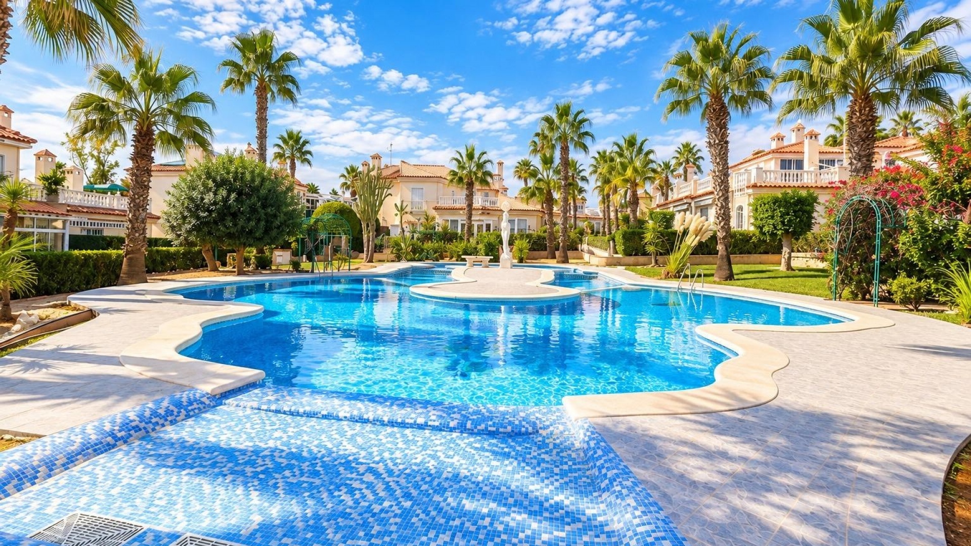 Resale - Apartment - Los Altos