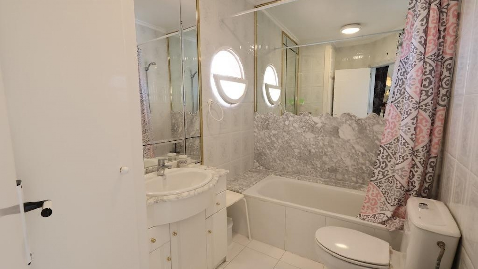 Resale - Apartment - Los Altos