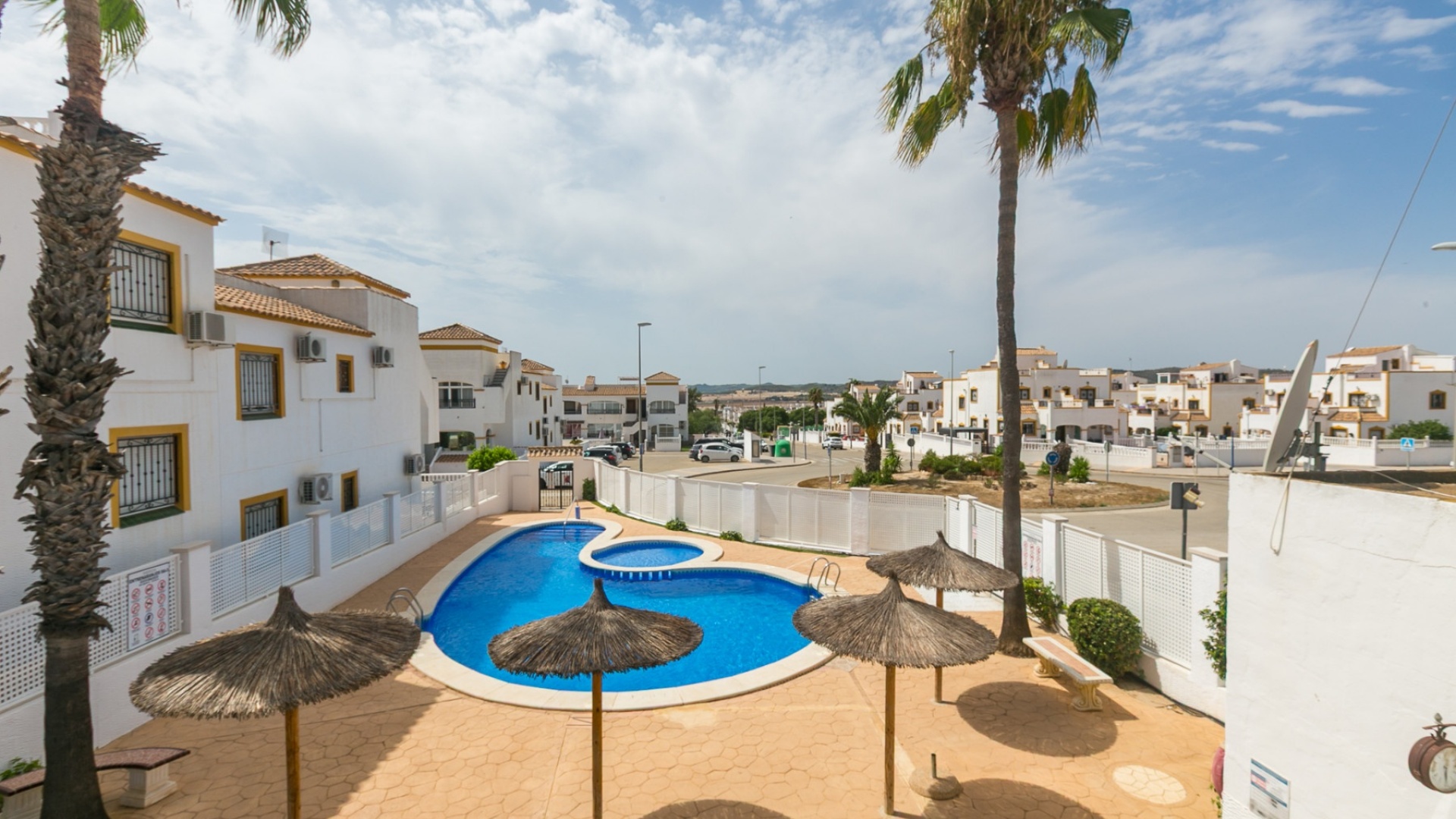 Resale - Apartment - Los Montesinos - entre naranjos
