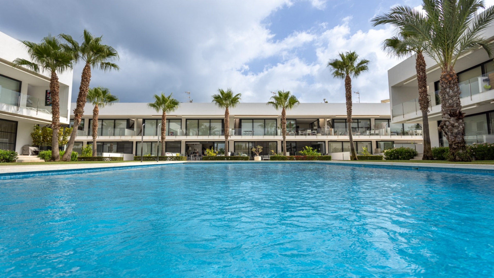 Resale - Apartment - Mar de Cristal