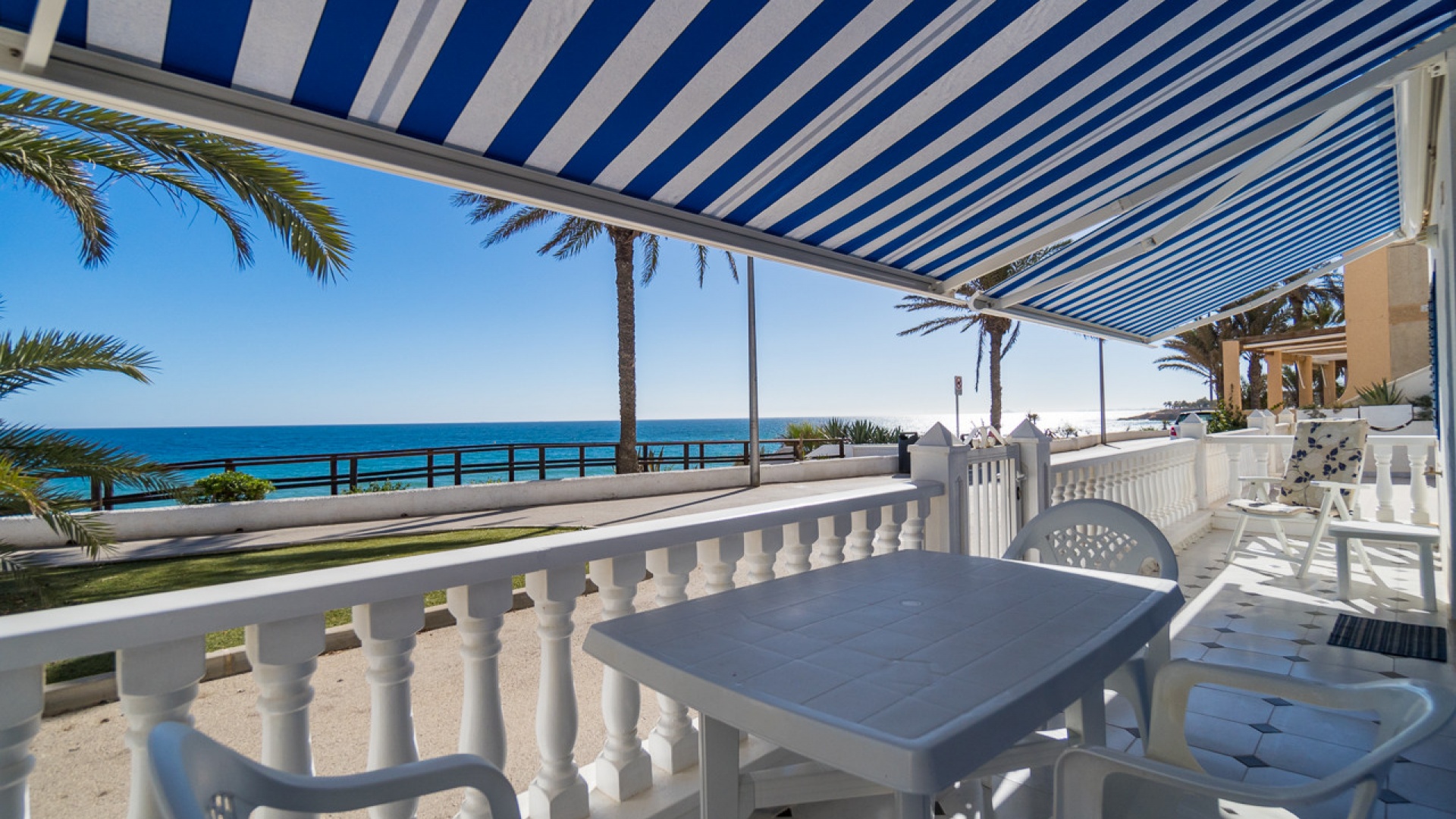 Resale - Apartment - Mil Palmeras - Beach