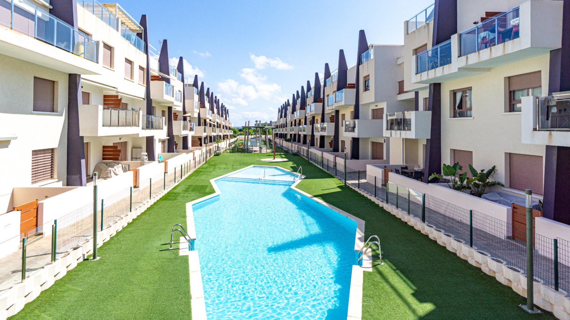 Resale - Apartment - Mil Palmeras - Beachside Mil Palmeras