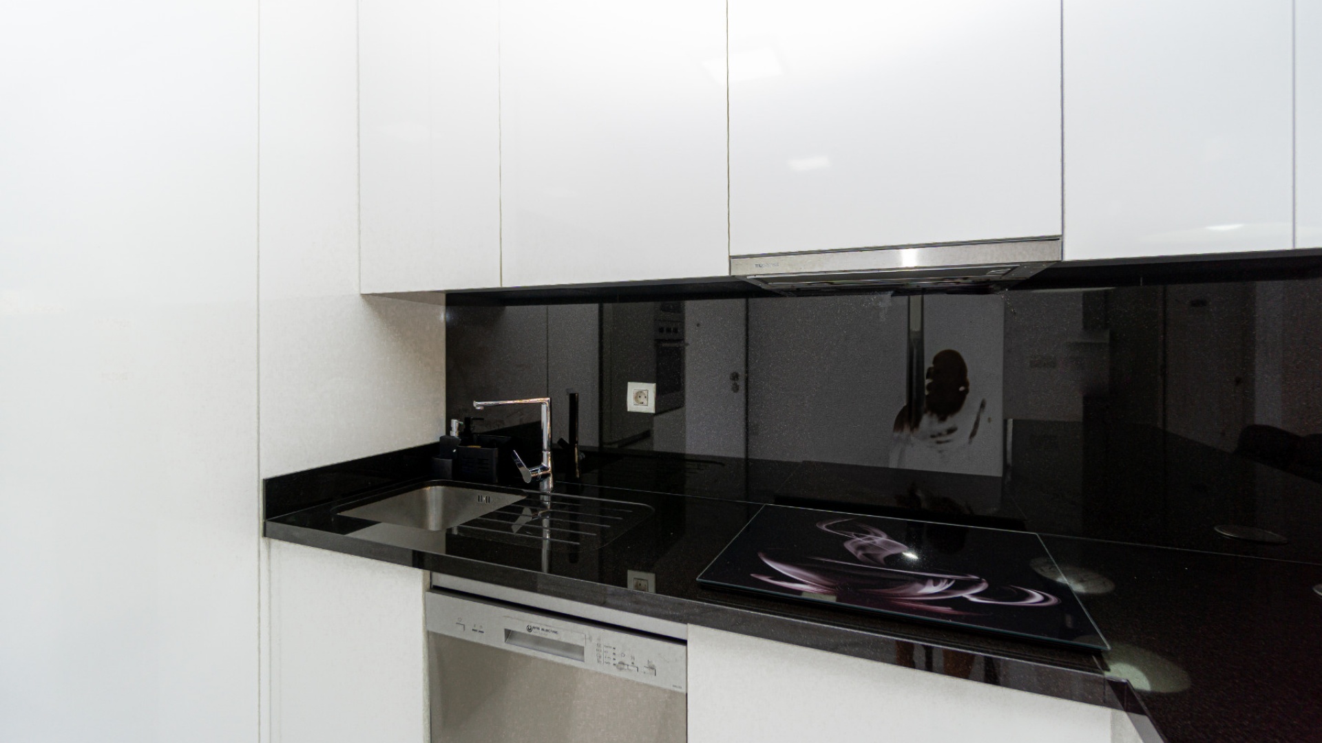 Resale - Apartment - Mil Palmeras - Beachside Mil Palmeras