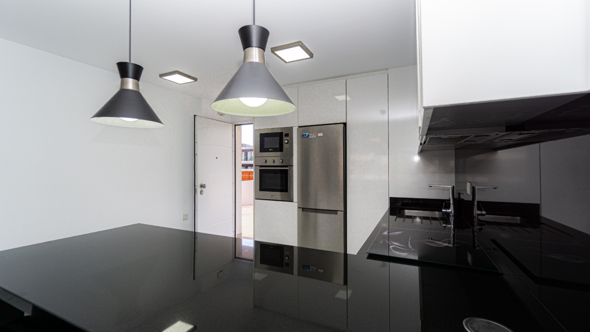 Resale - Apartment - Mil Palmeras - Beachside Mil Palmeras