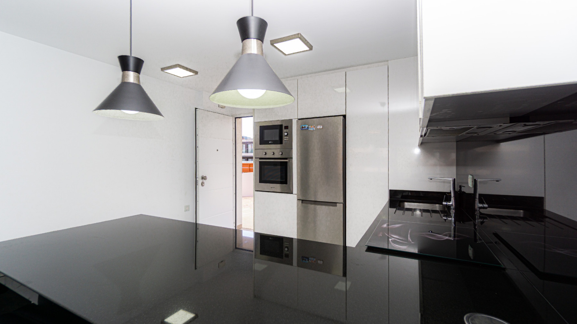 Resale - Apartment - Mil Palmeras - Beachside Mil Palmeras