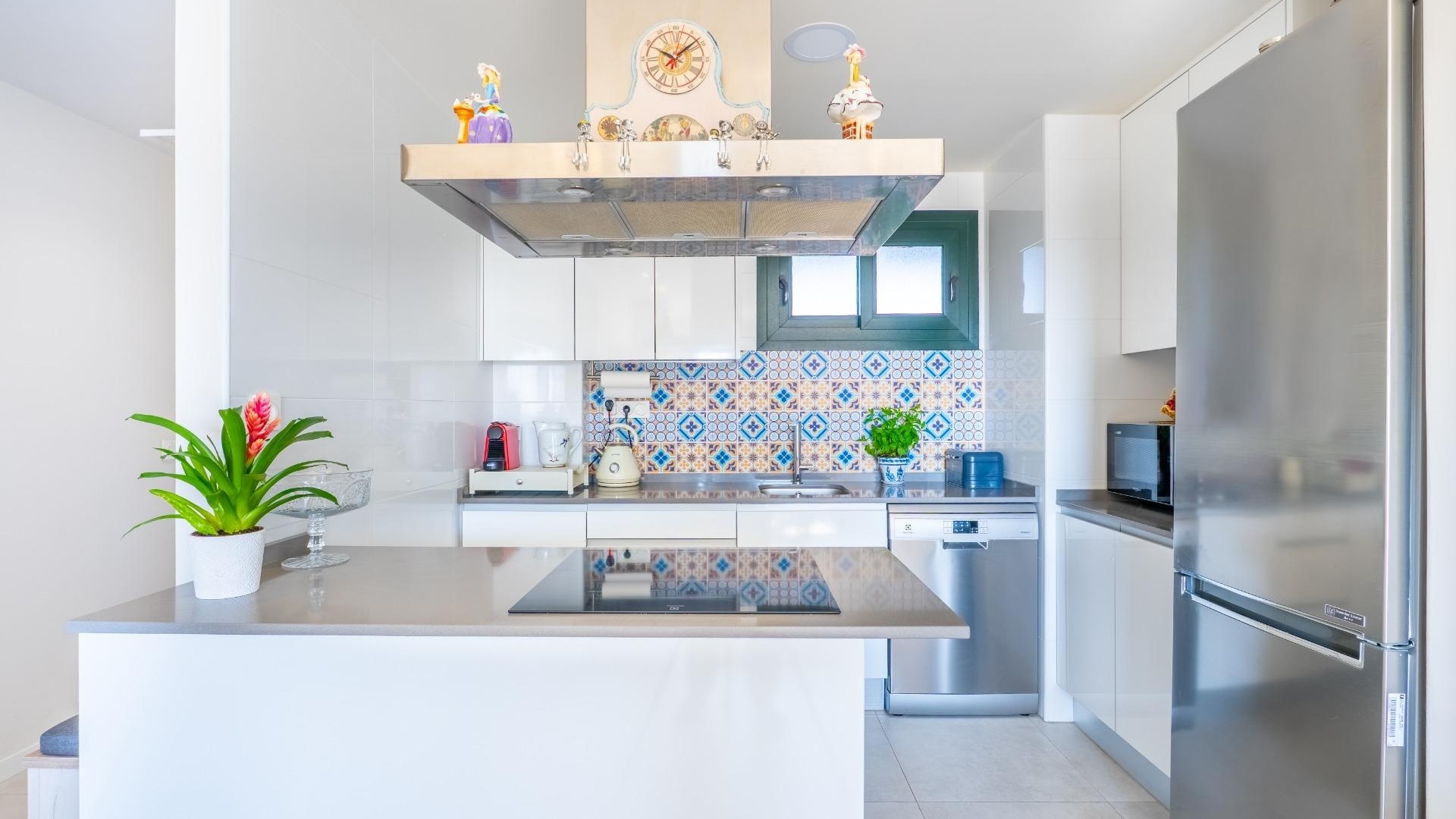 Resale - Apartment - Mil Palmeras - Beachside Mil Palmeras