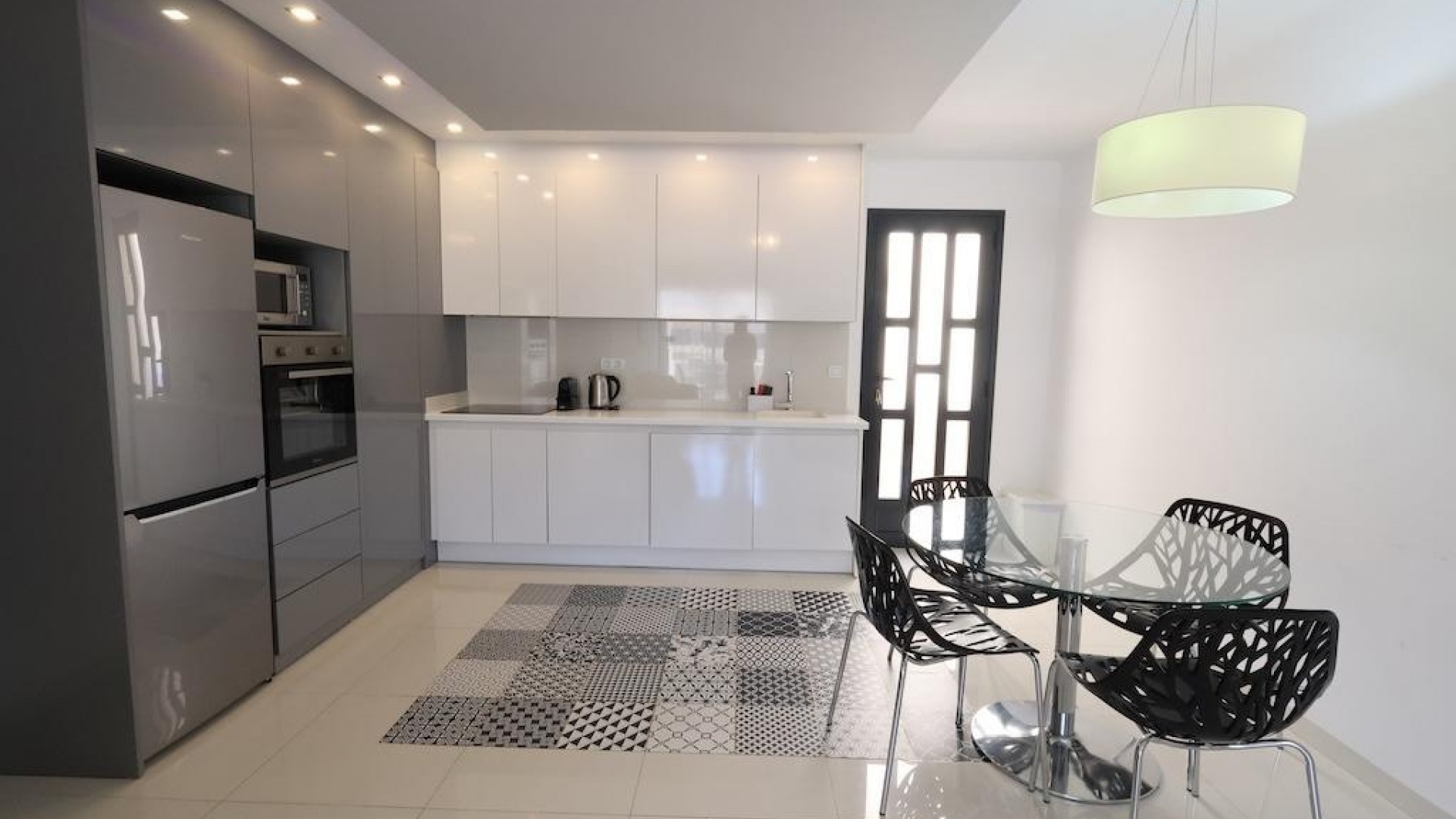 Resale - Apartment - Mil Palmeras - Beachside Mil Palmeras