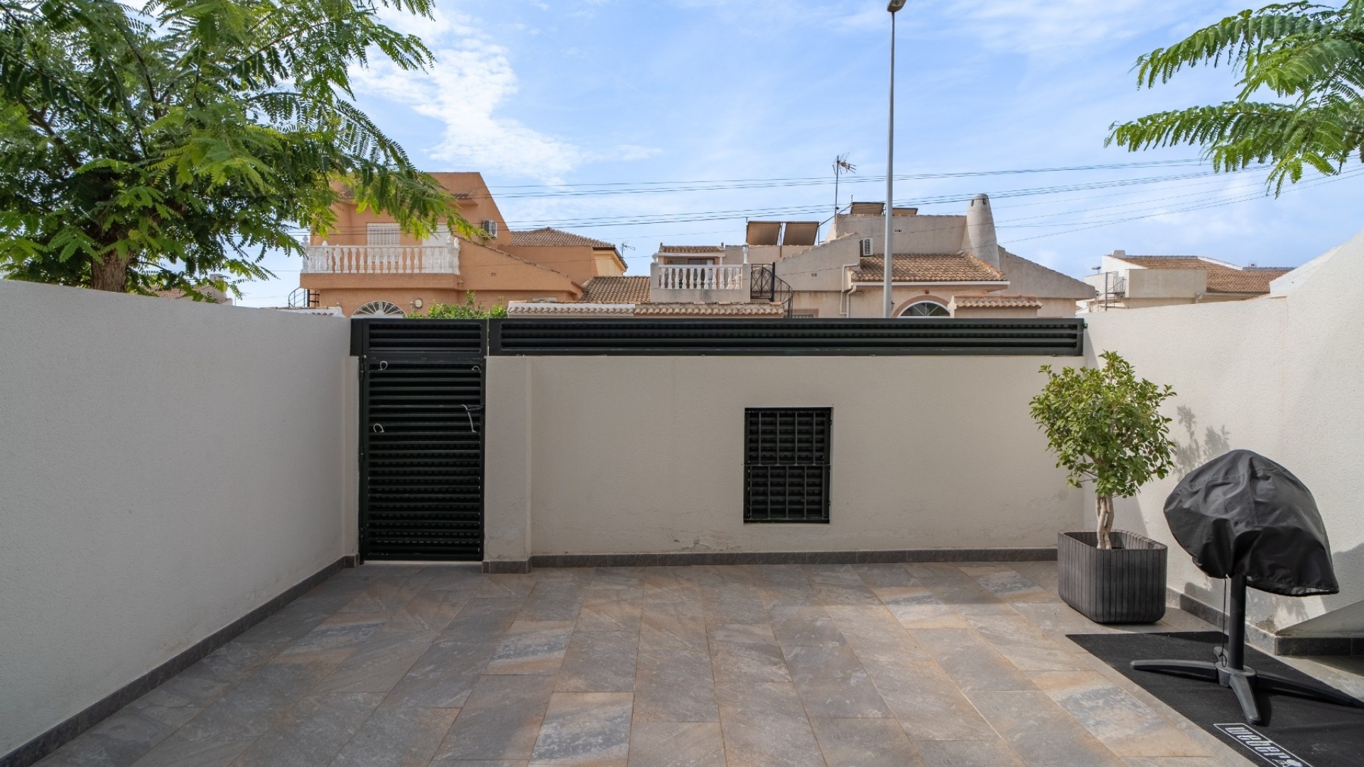 Resale - Apartment - Mil Palmeras - Beachside Mil Palmeras