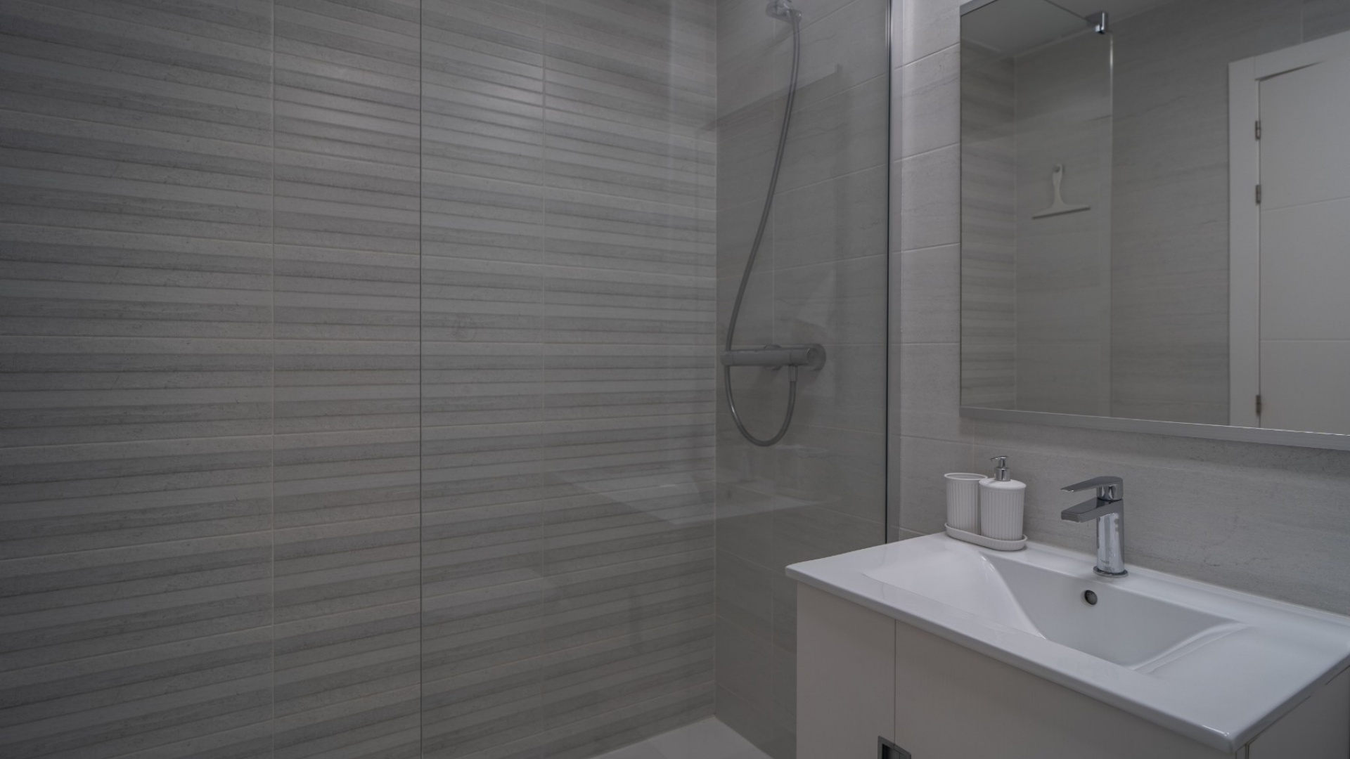 Resale - Apartment - Mil Palmeras - Beachside Mil Palmeras