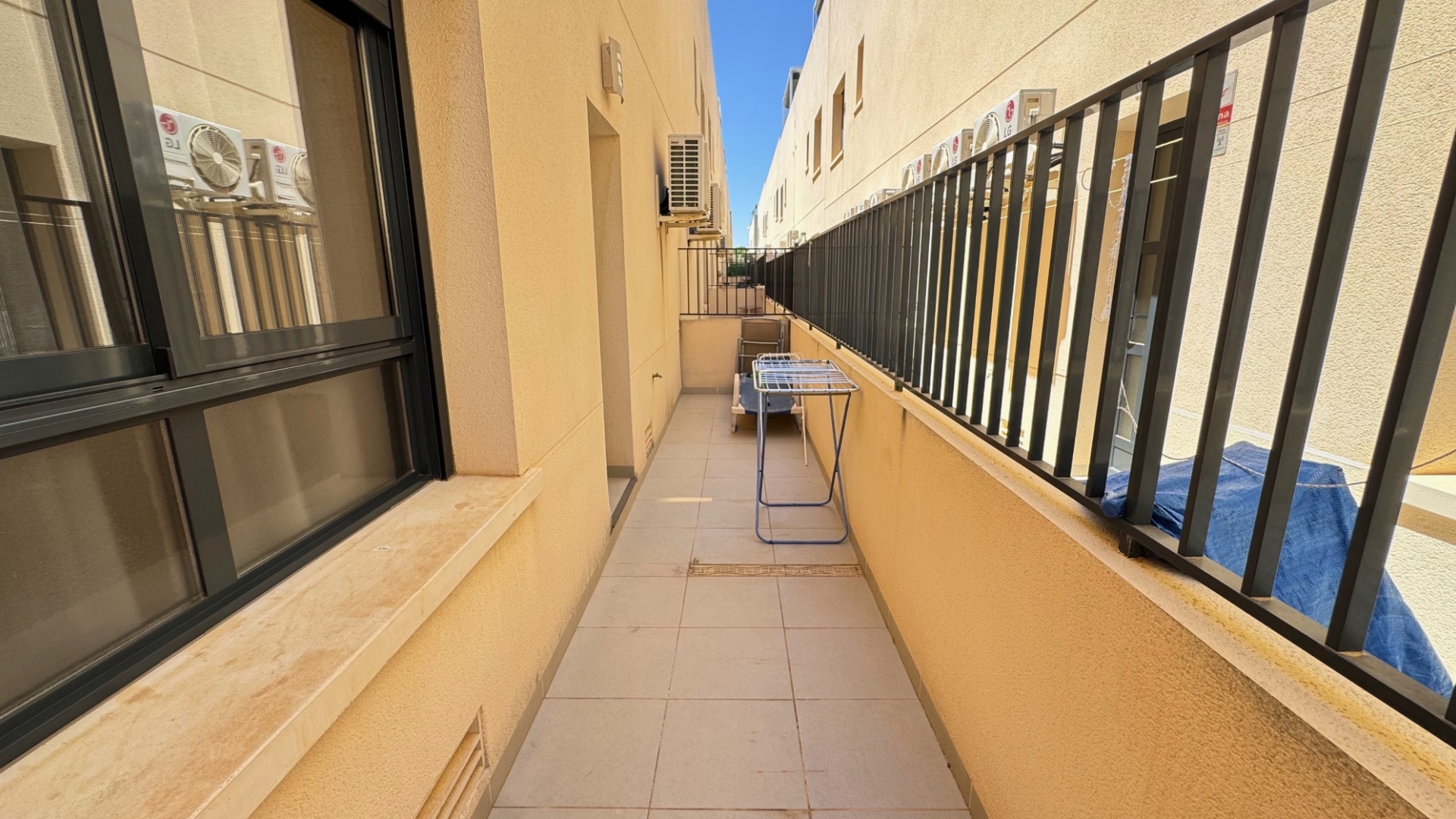Resale - Apartment - Mil Palmeras - playa elisa bay