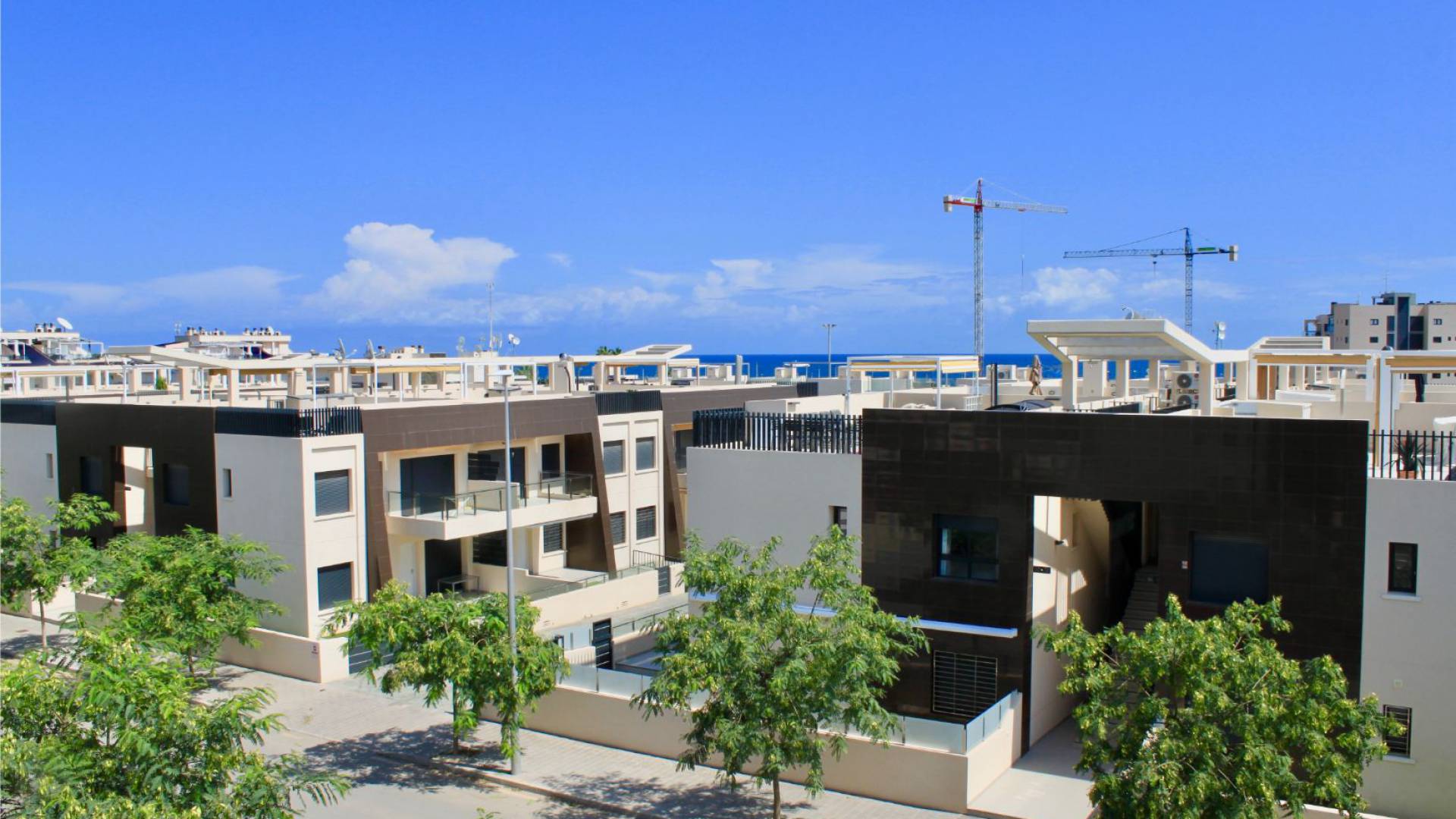 Resale - Apartment - Mil Palmeras - playa elisa bay