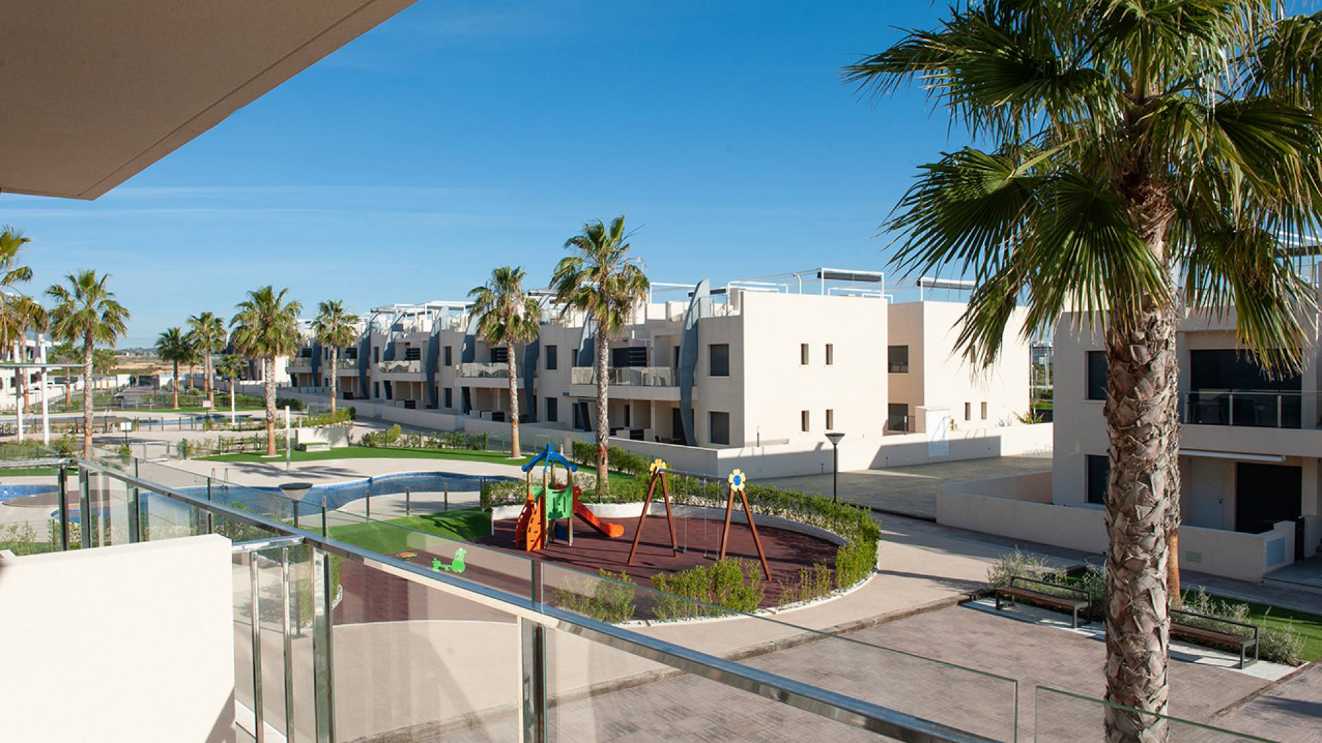 Resale - Apartment - Mil Palmeras - playa elisa bay