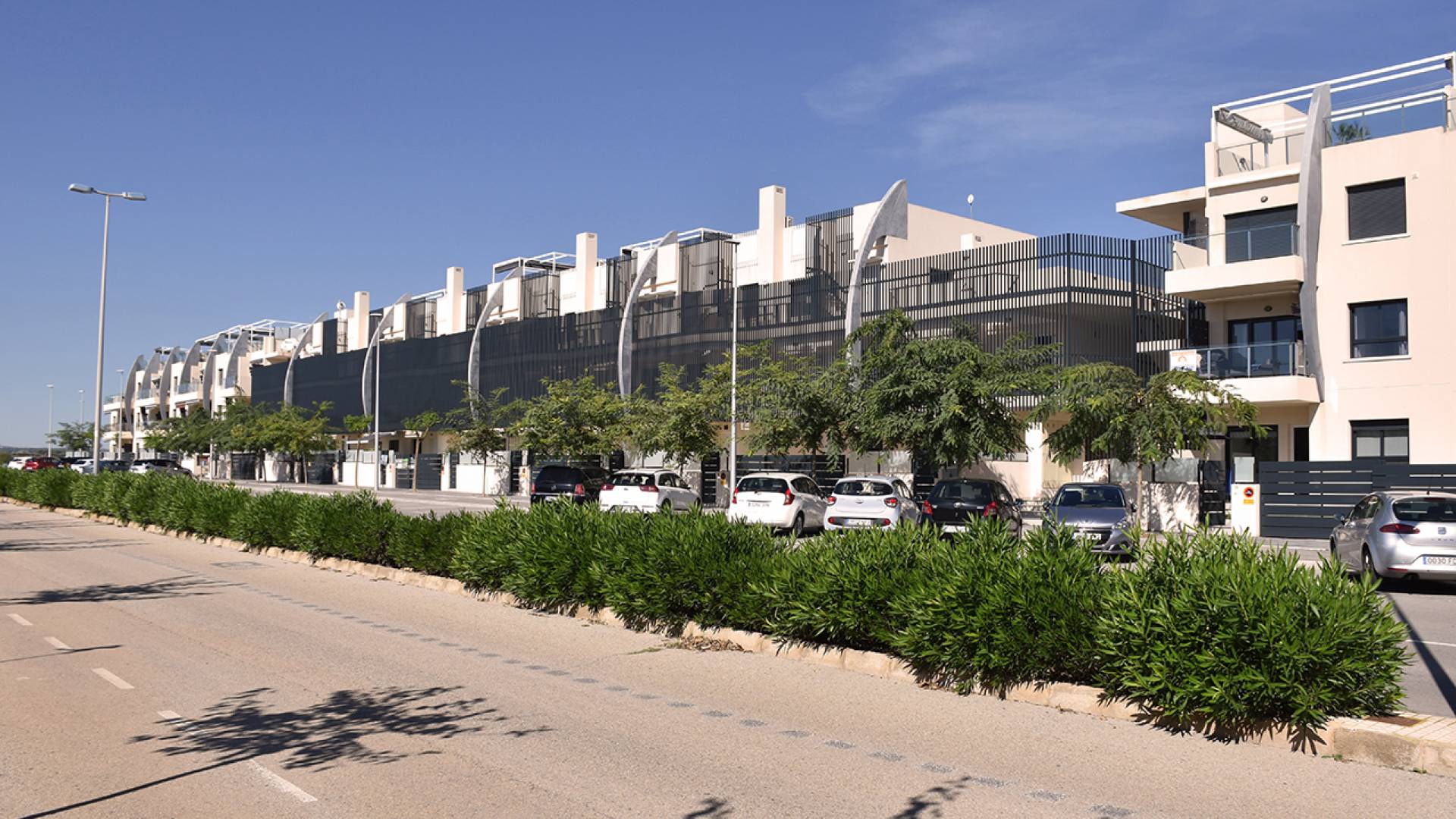 Resale - Apartment - Mil Palmeras - playa elisa bay